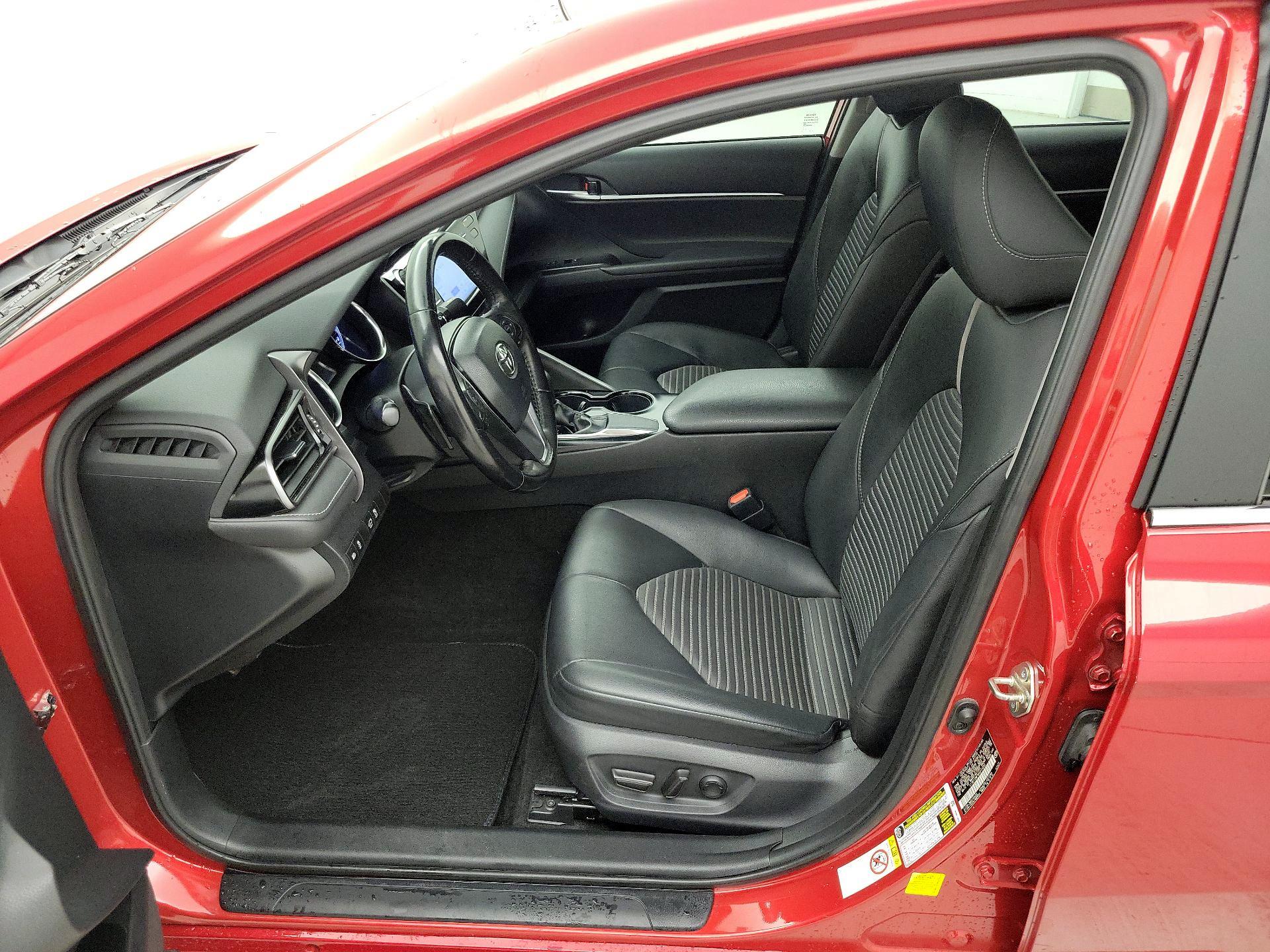 Thumbnail: 2019 Toyota Camry - 11