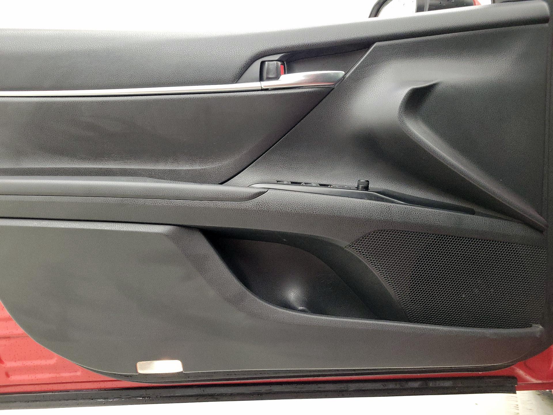 Thumbnail: 2019 Toyota Camry - 12