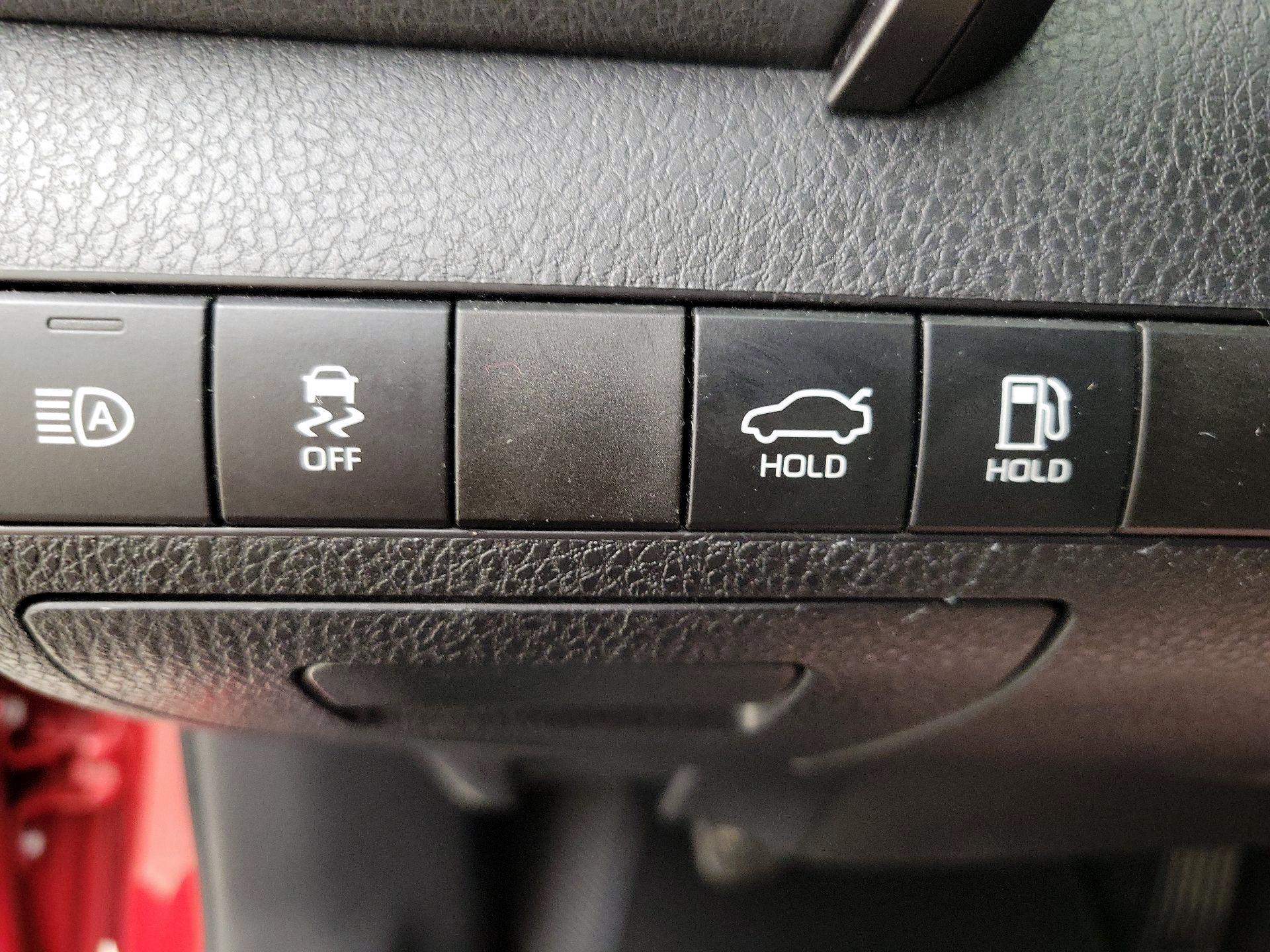 Thumbnail: 2019 Toyota Camry - 13