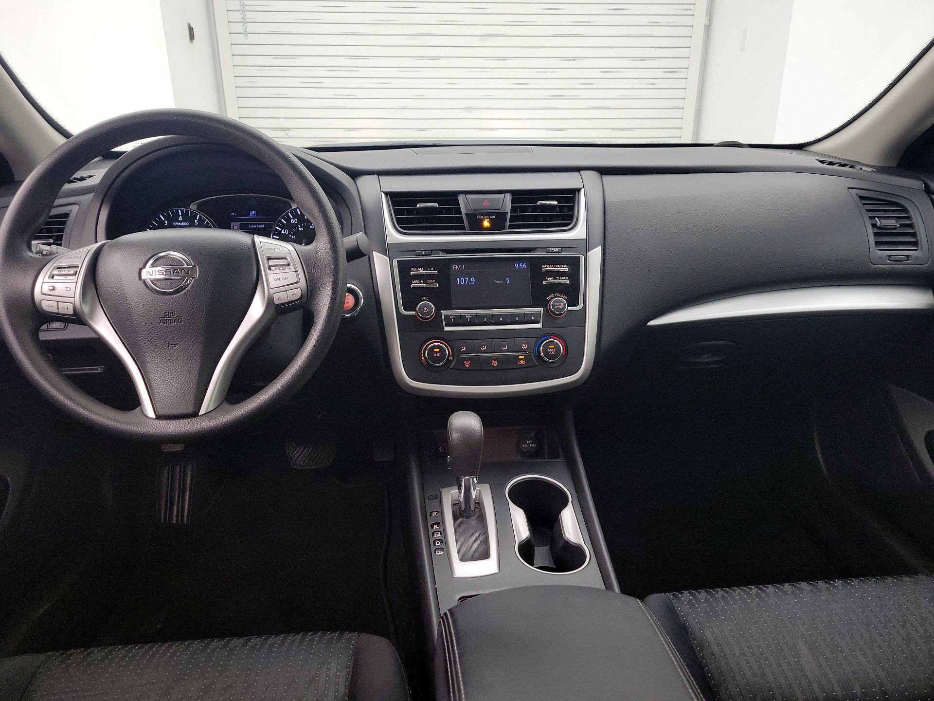 Thumbnail: 2016 Nissan Altima - 9