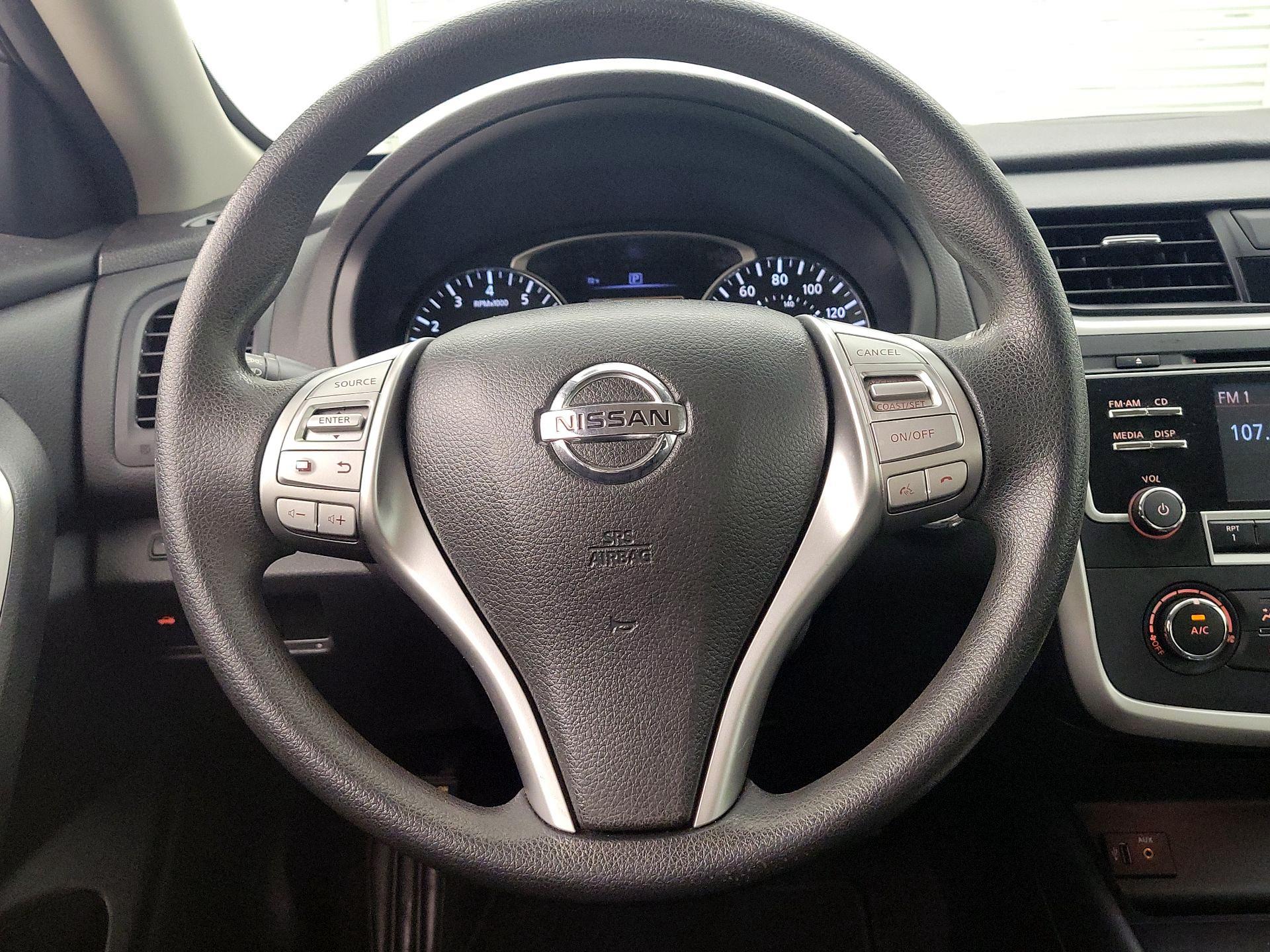 Thumbnail: 2016 Nissan Altima - 10