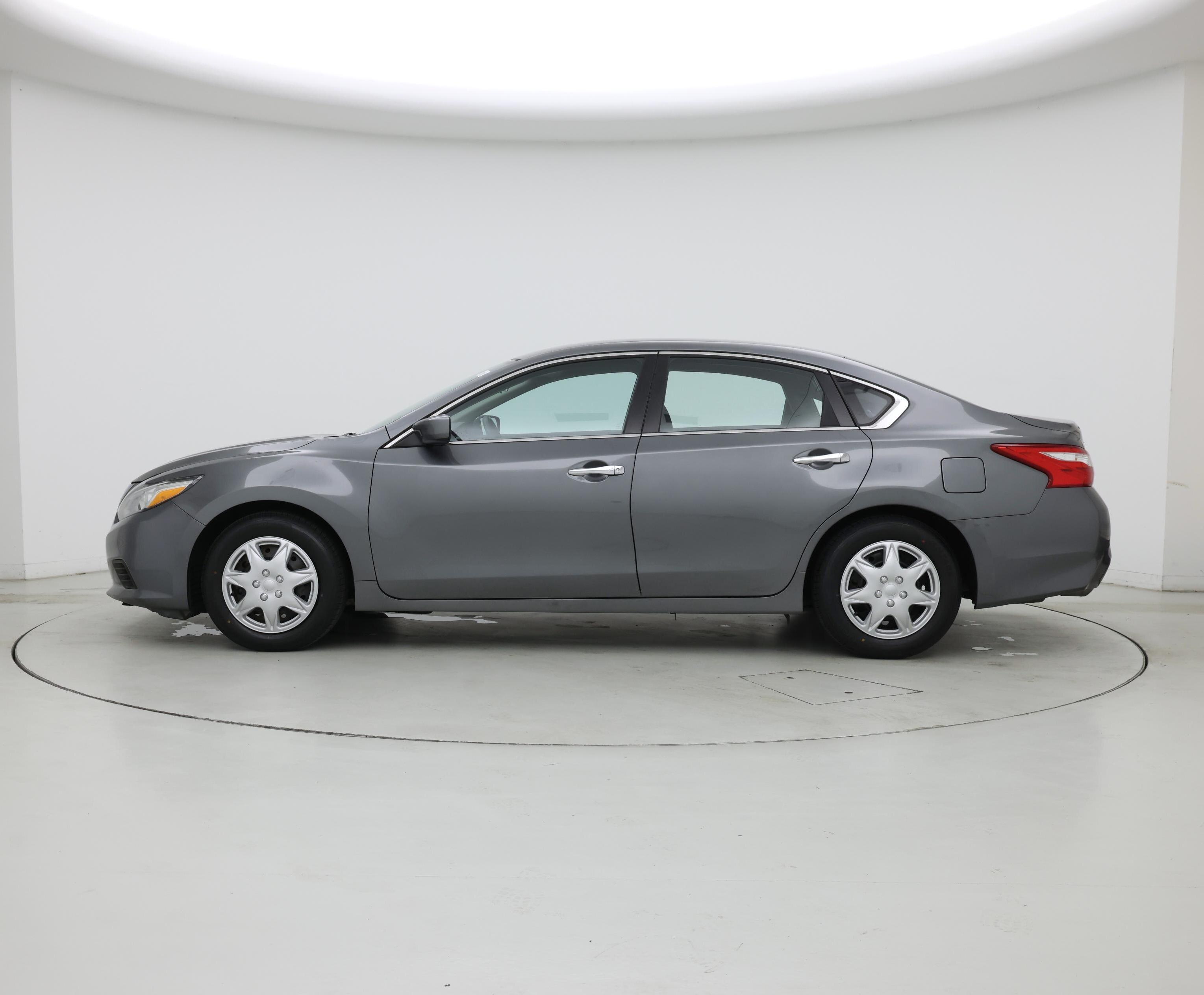 Thumbnail: 2016 Nissan Altima - 3