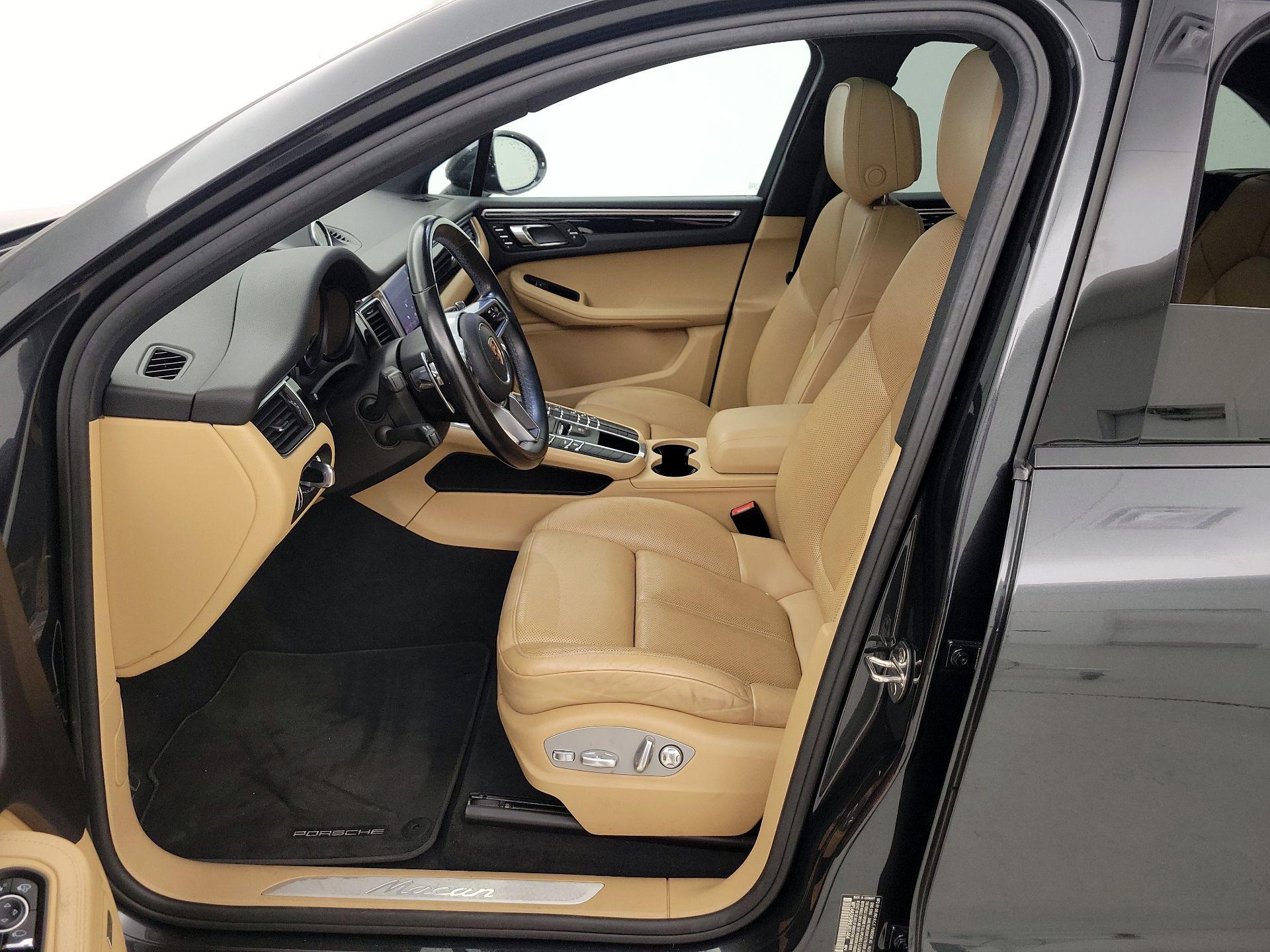 Thumbnail: 2017 Porsche Macan - 11