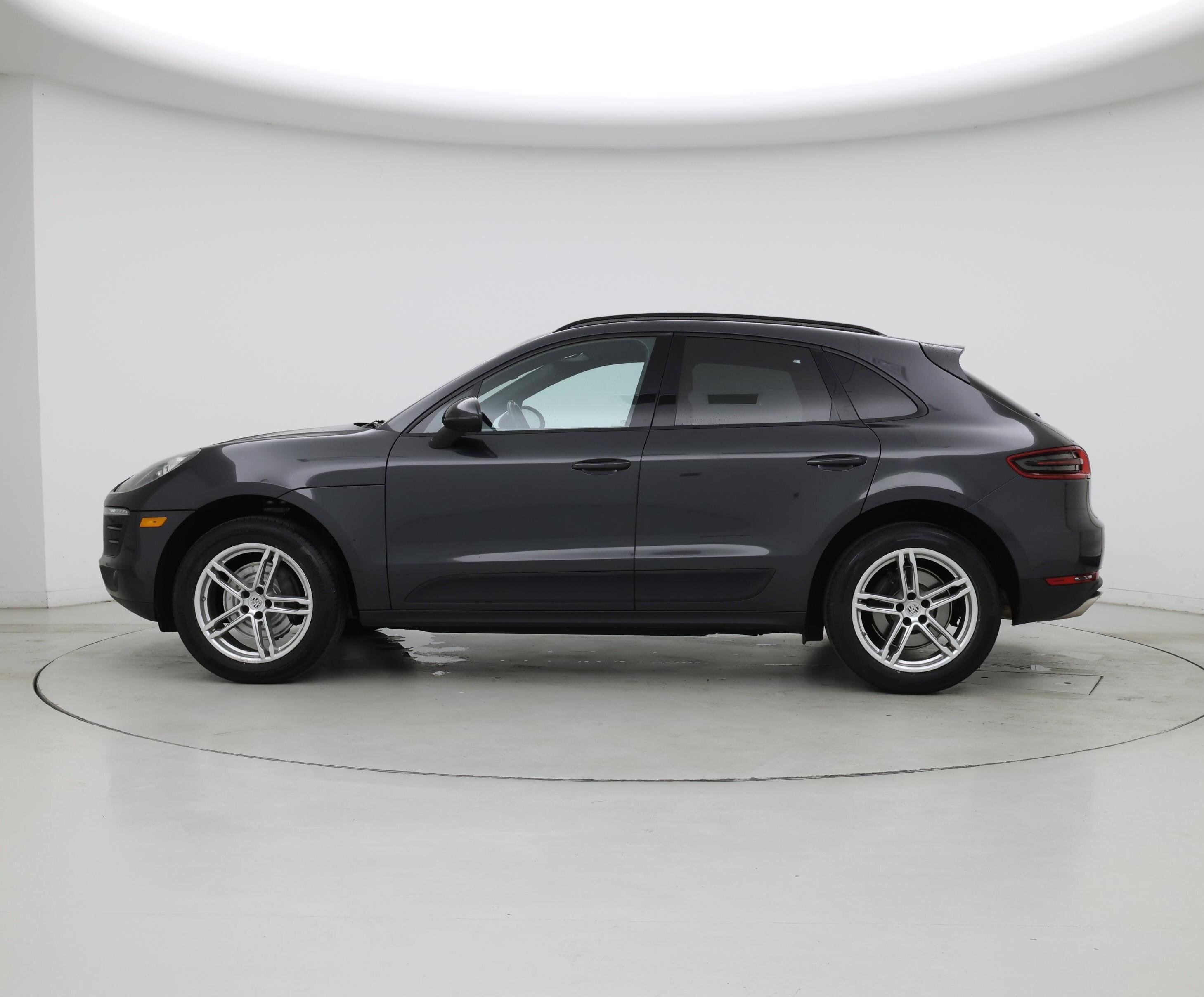 Thumbnail: 2017 Porsche Macan - 3