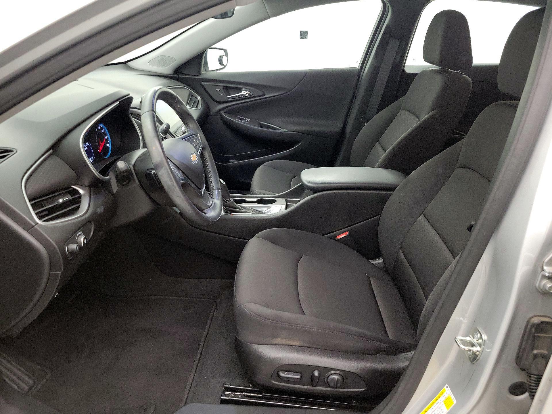 Thumbnail: 2020 Chevrolet Malibu - 11