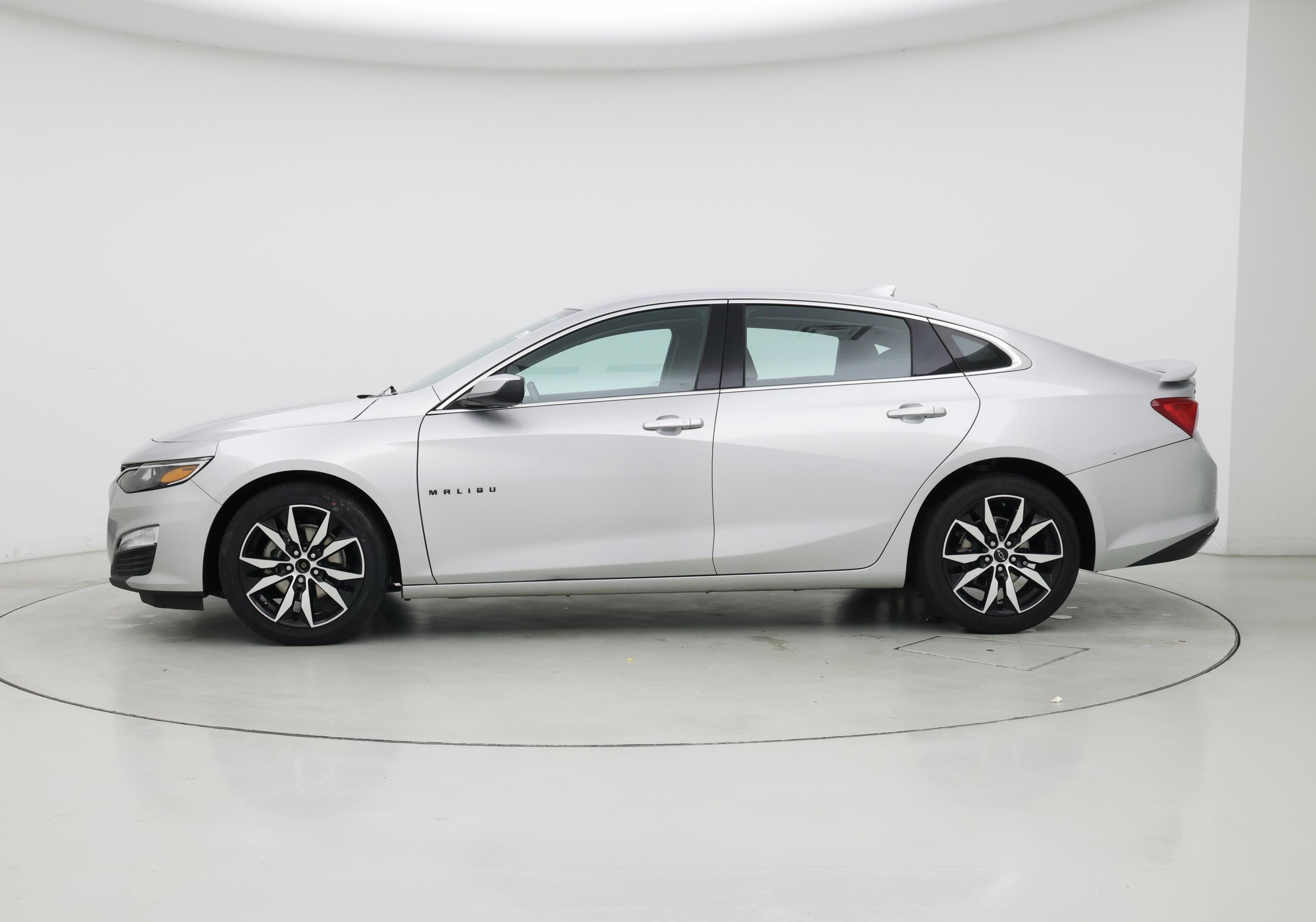 Thumbnail: 2020 Chevrolet Malibu - 3