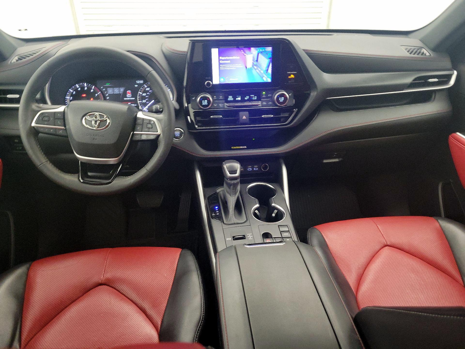 Thumbnail: 2023 Toyota Highlander - 9
