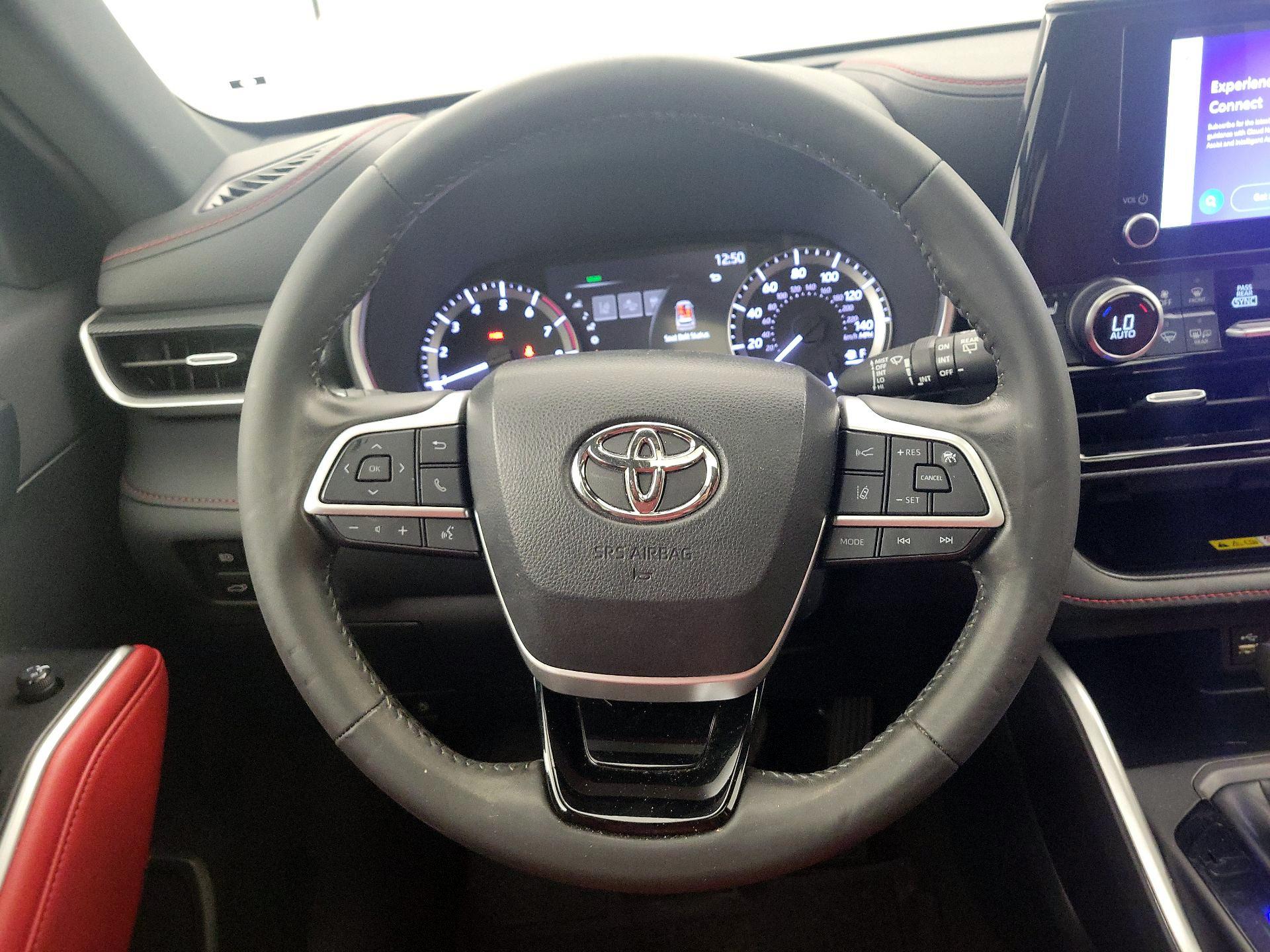 Thumbnail: 2023 Toyota Highlander - 10