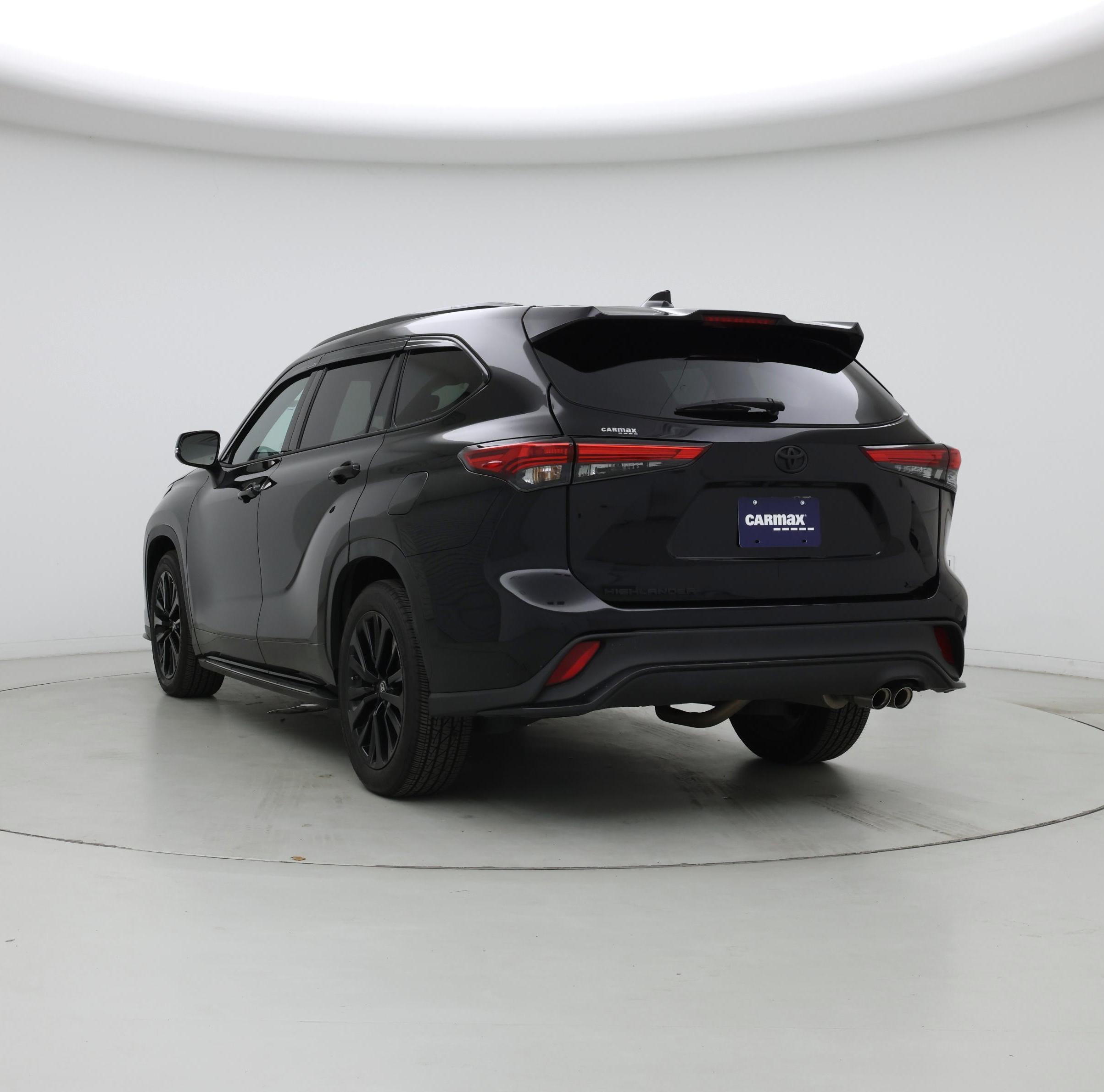 Thumbnail: 2023 Toyota Highlander - 2