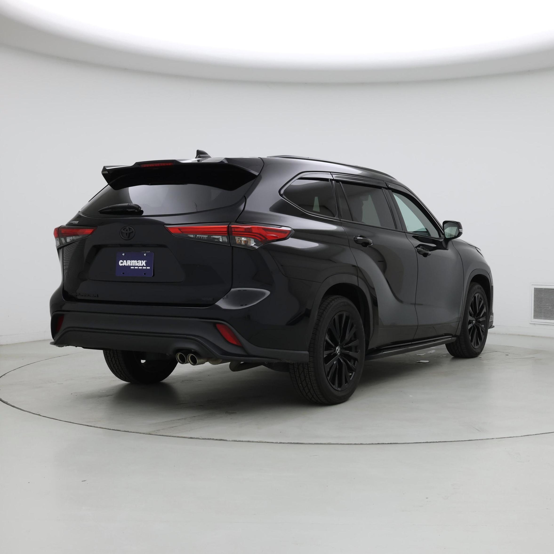 Thumbnail: 2023 Toyota Highlander - 8