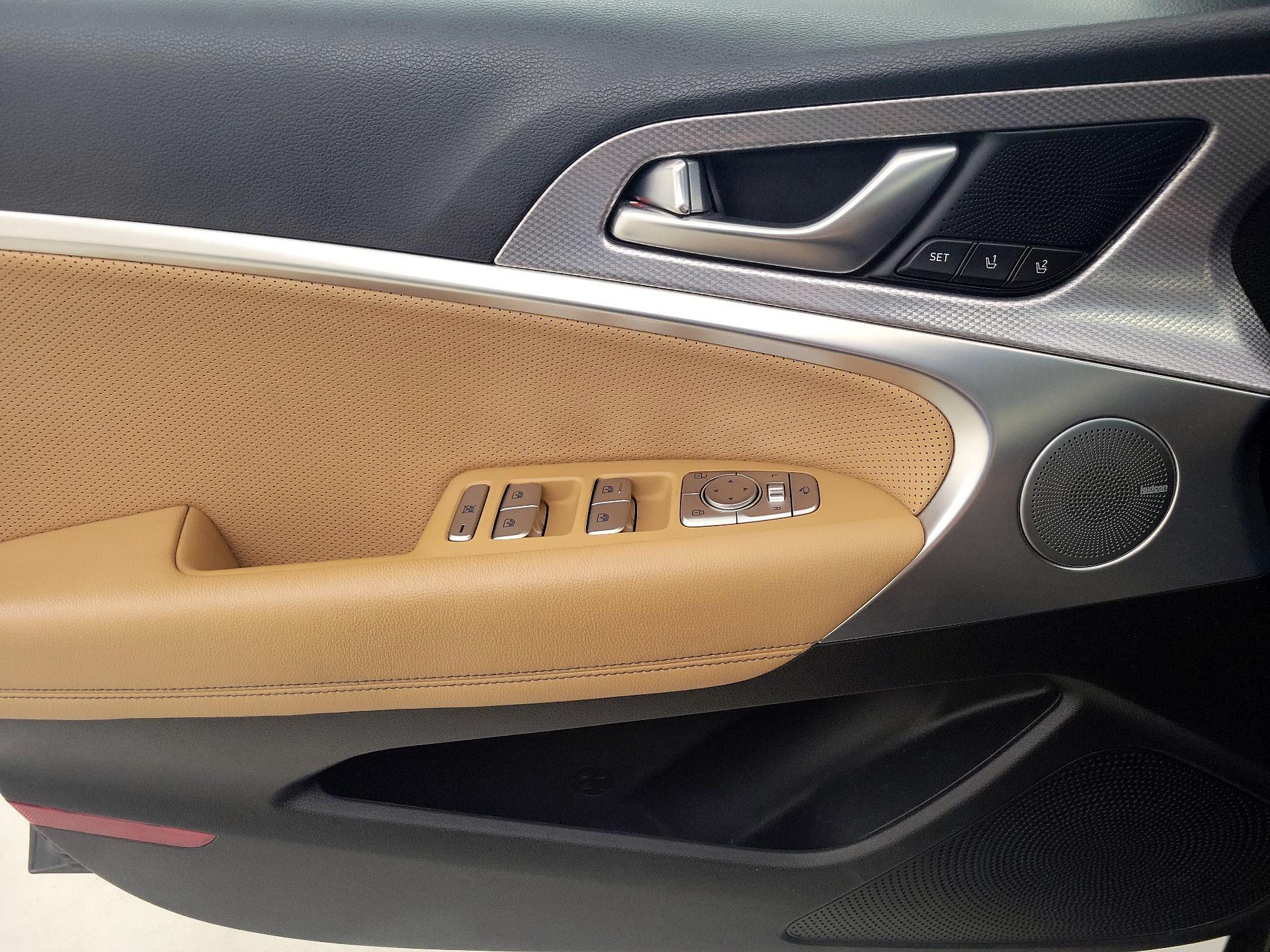 Thumbnail: 2022 Genesis G70 - 12