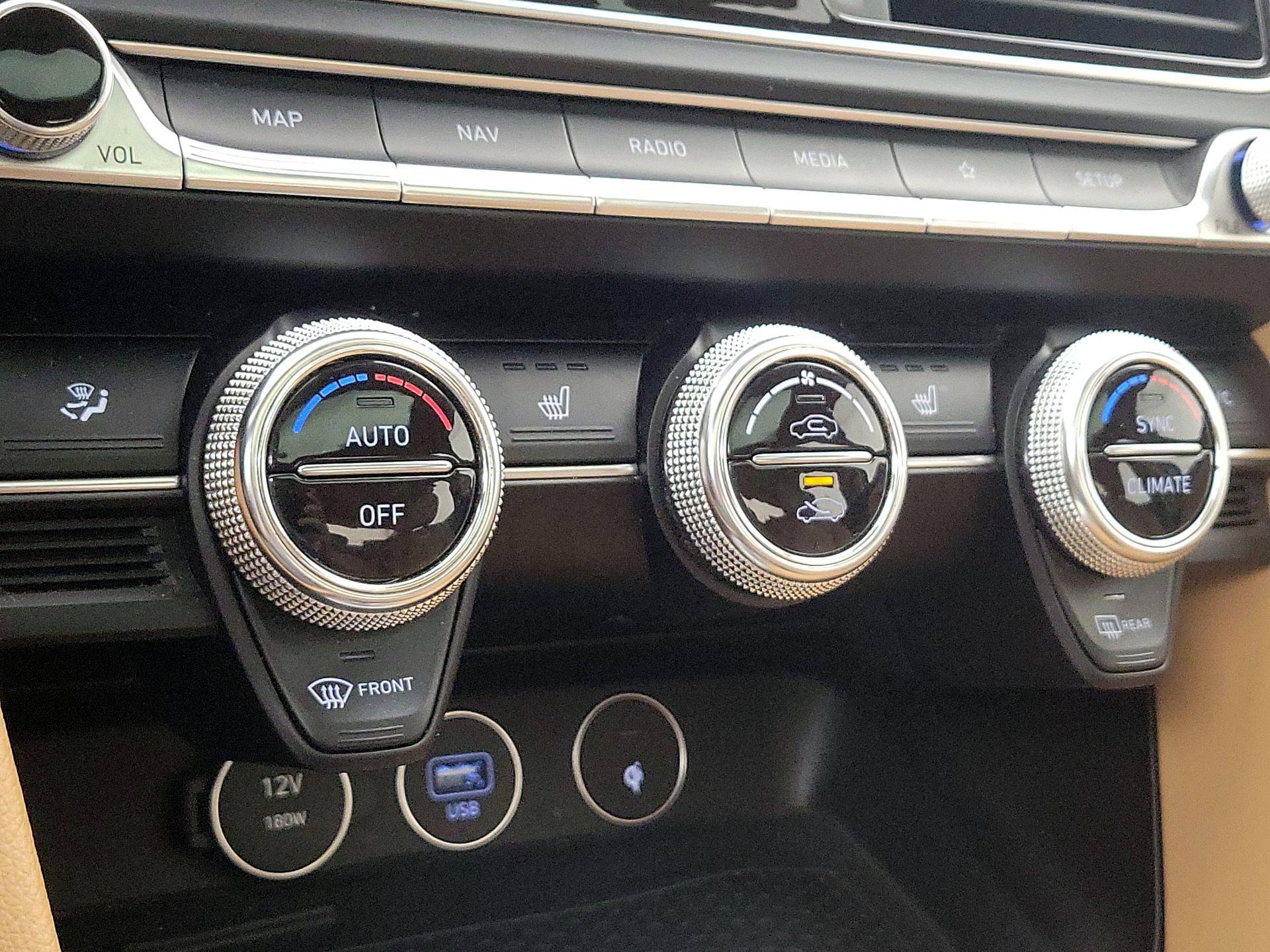 Thumbnail: 2022 Genesis G70 - 16