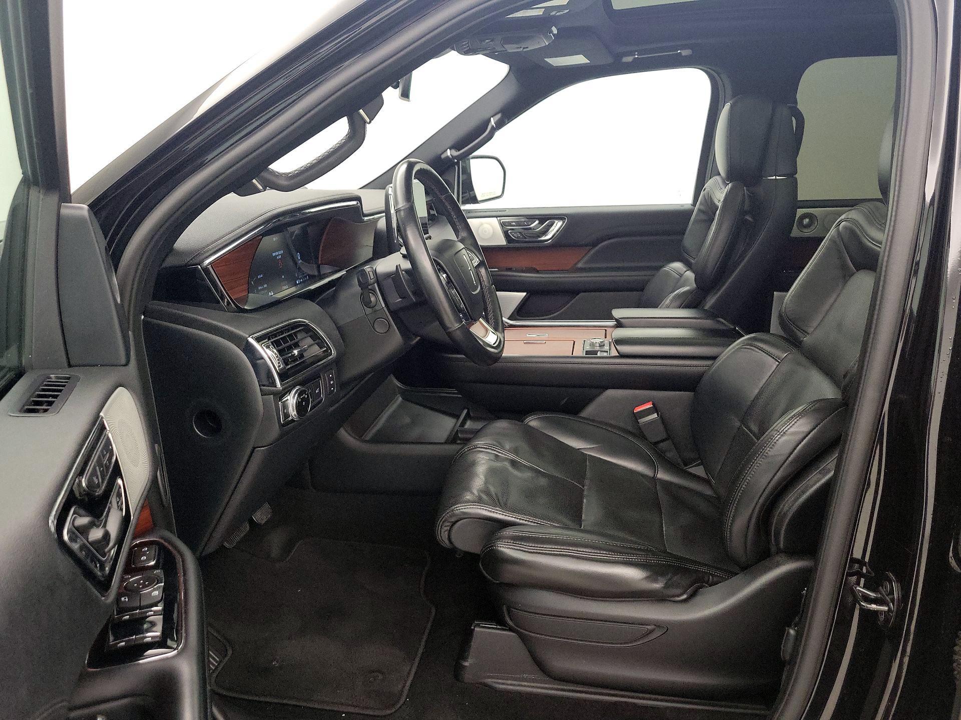 Thumbnail: 2020 Lincoln Navigator - 11