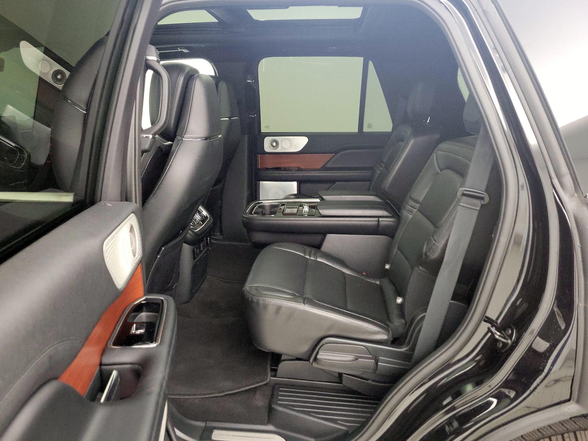 Thumbnail: 2020 Lincoln Navigator - 20