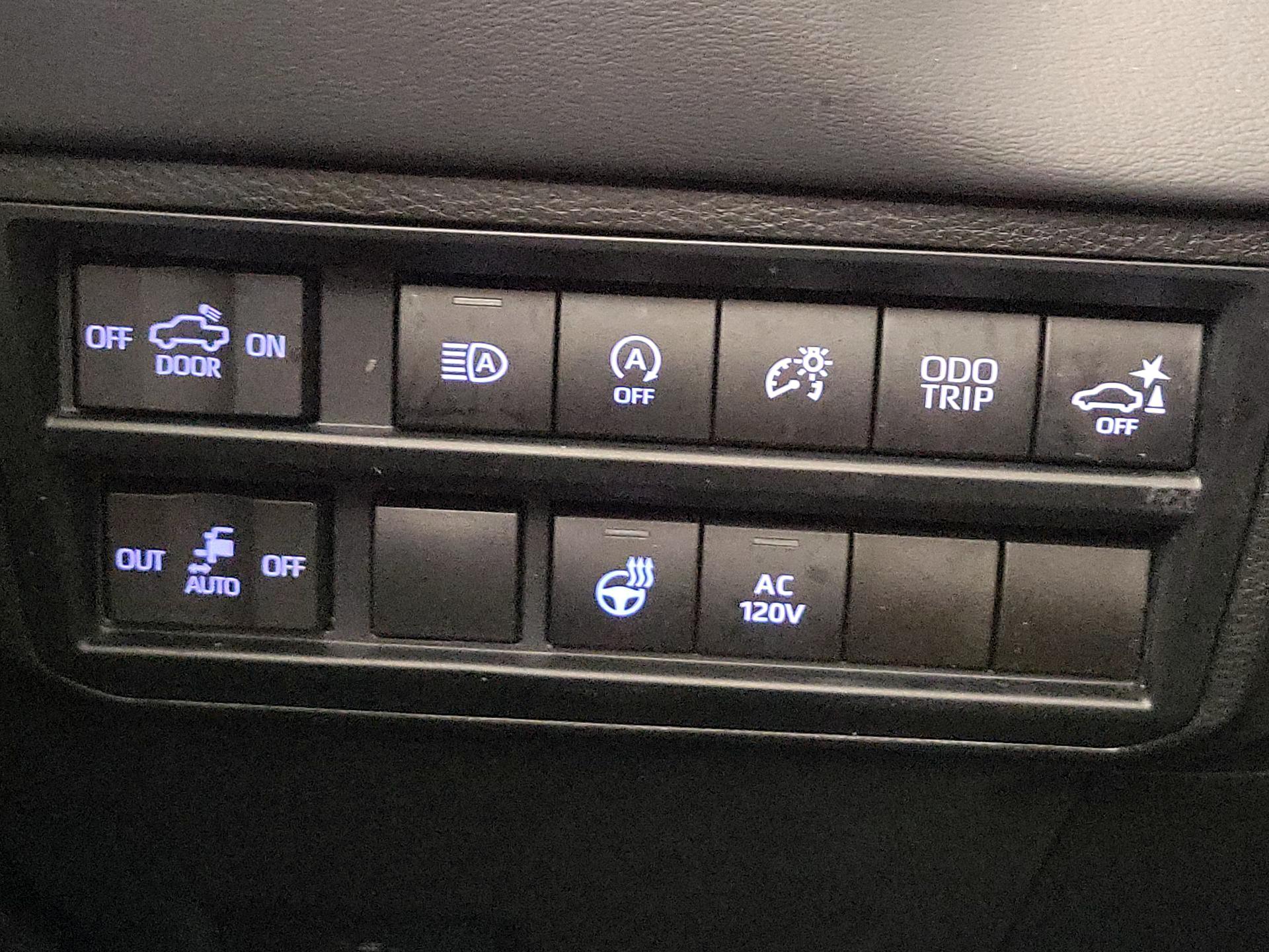 Thumbnail: 2022 Toyota Tundra - 13