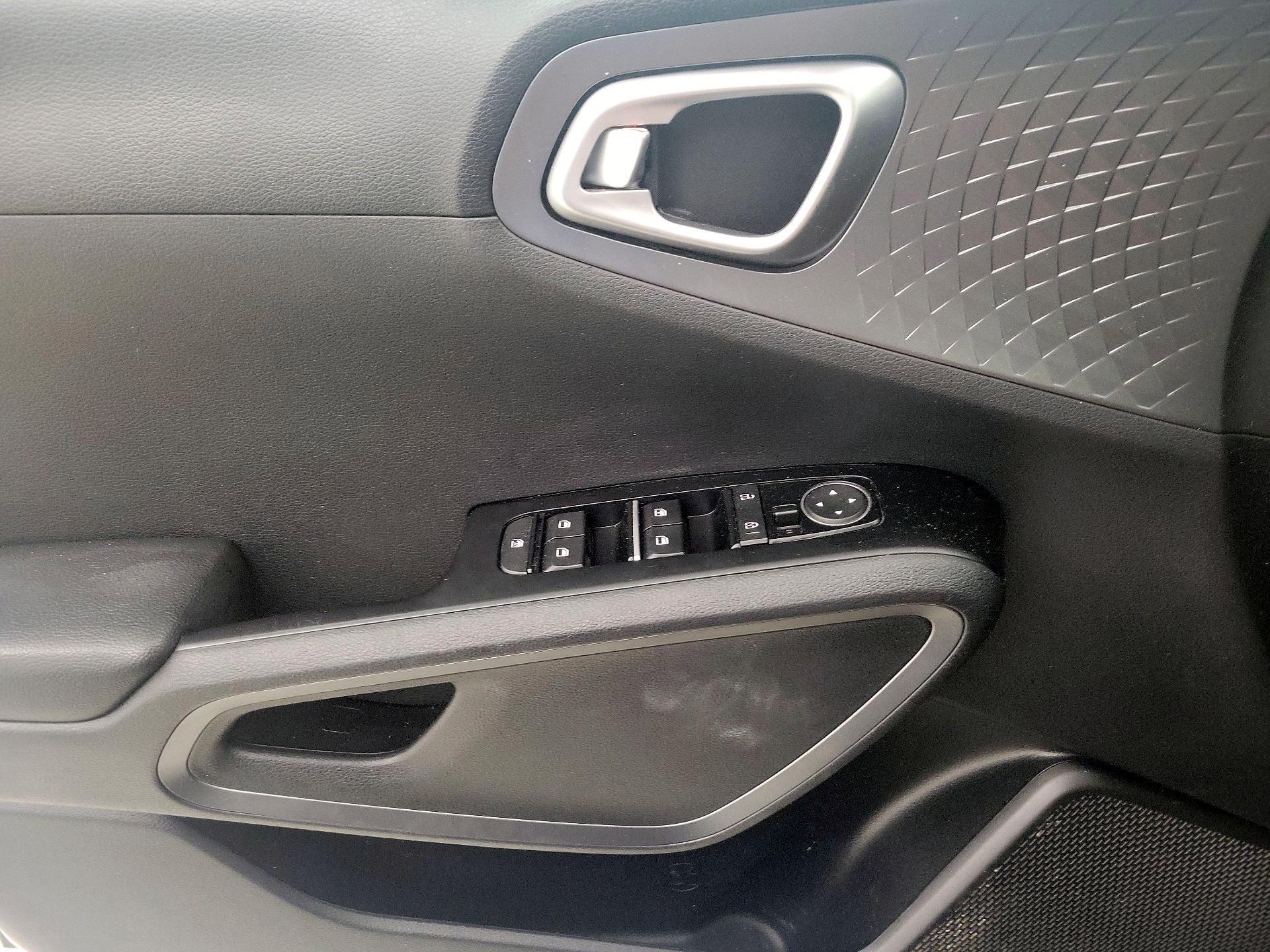 Thumbnail: 2020 Kia Soul - 12