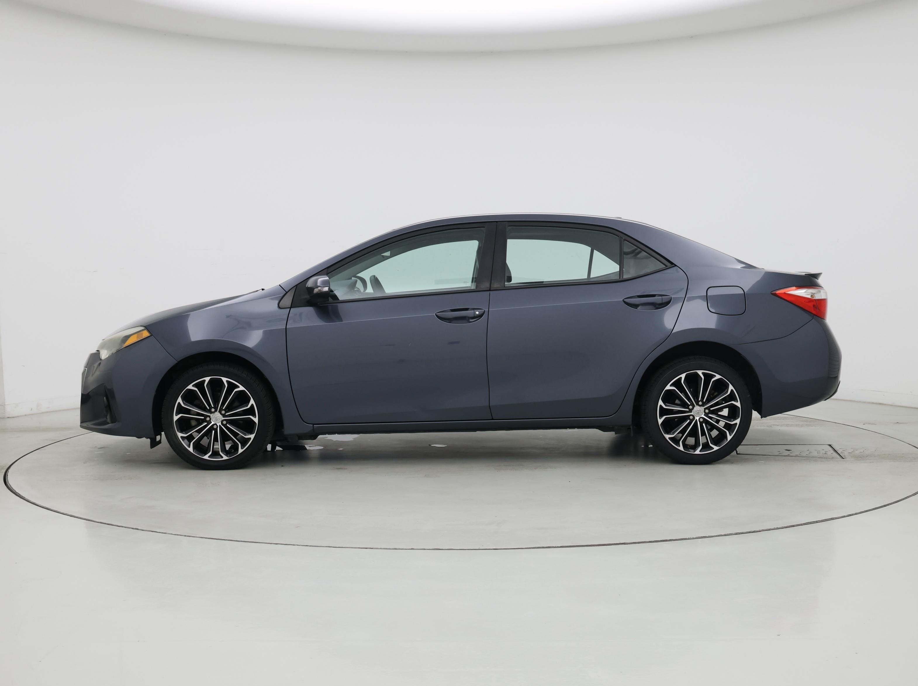 Thumbnail: 2016 Toyota Corolla - 3