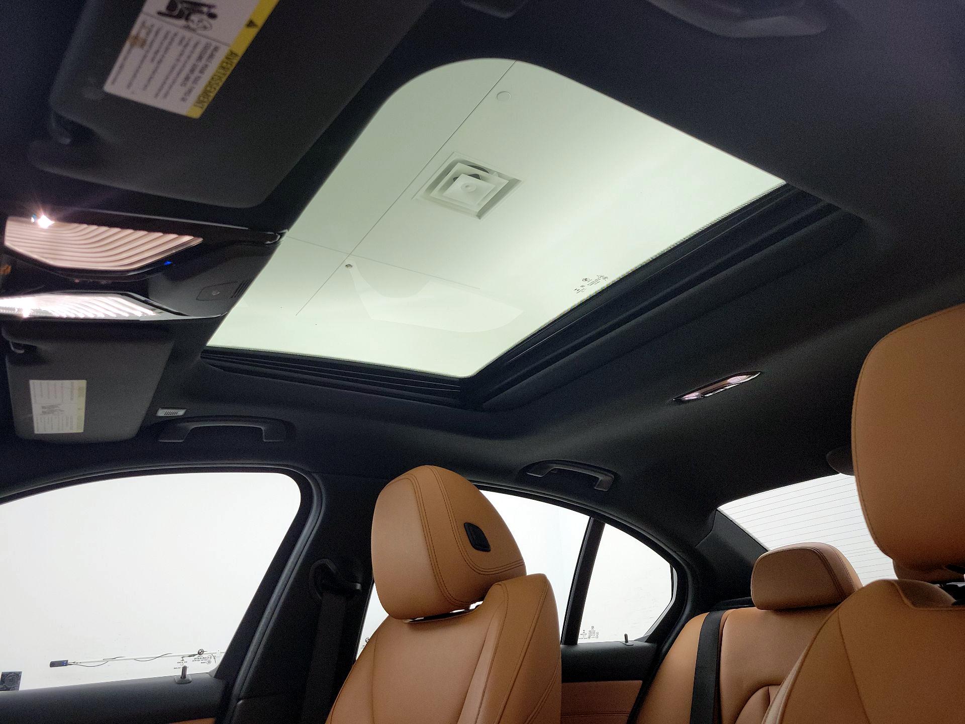 Thumbnail: 2021 BMW 3 Series - 20