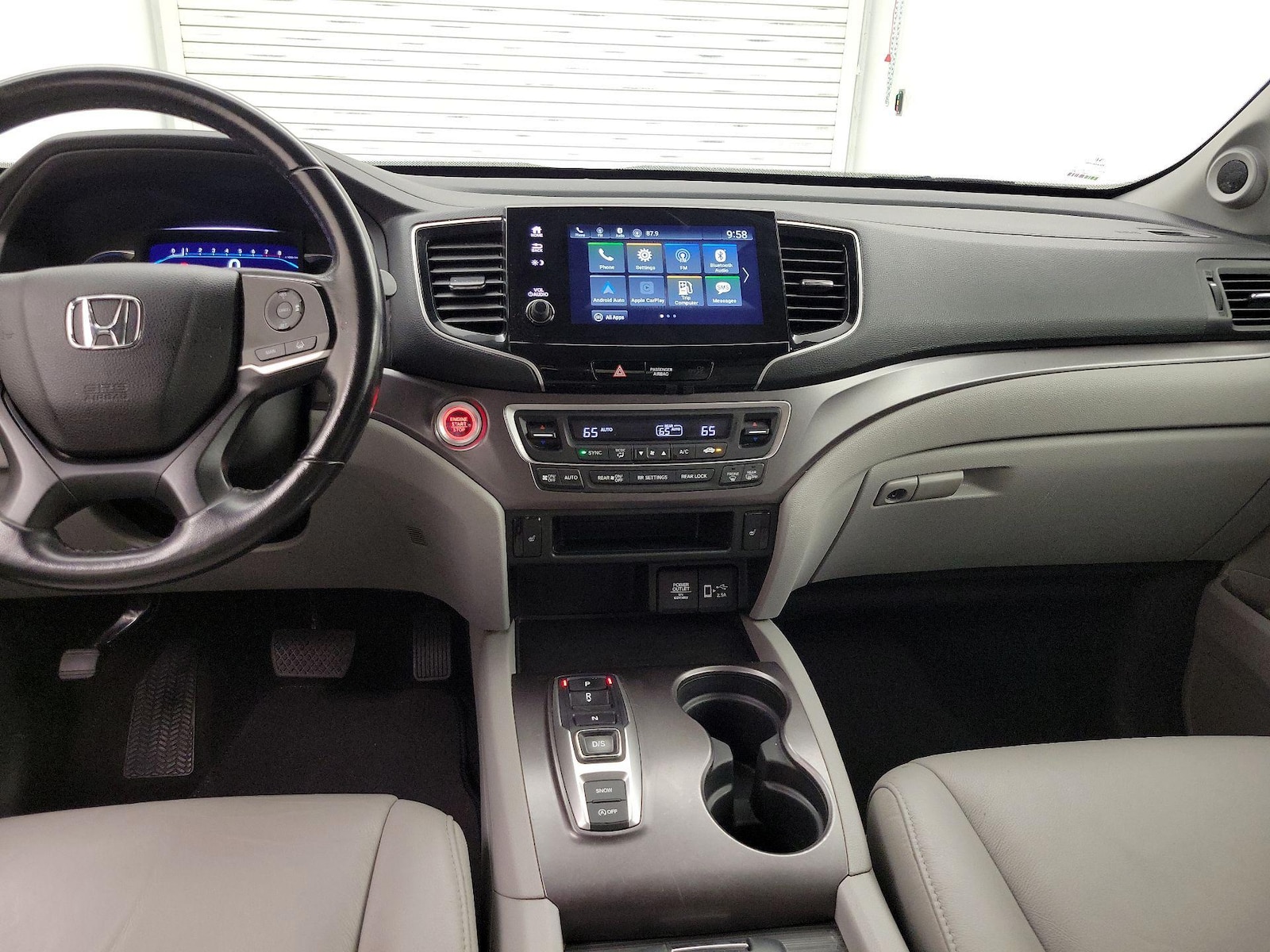 Apple CarPlay® & Android Auto™