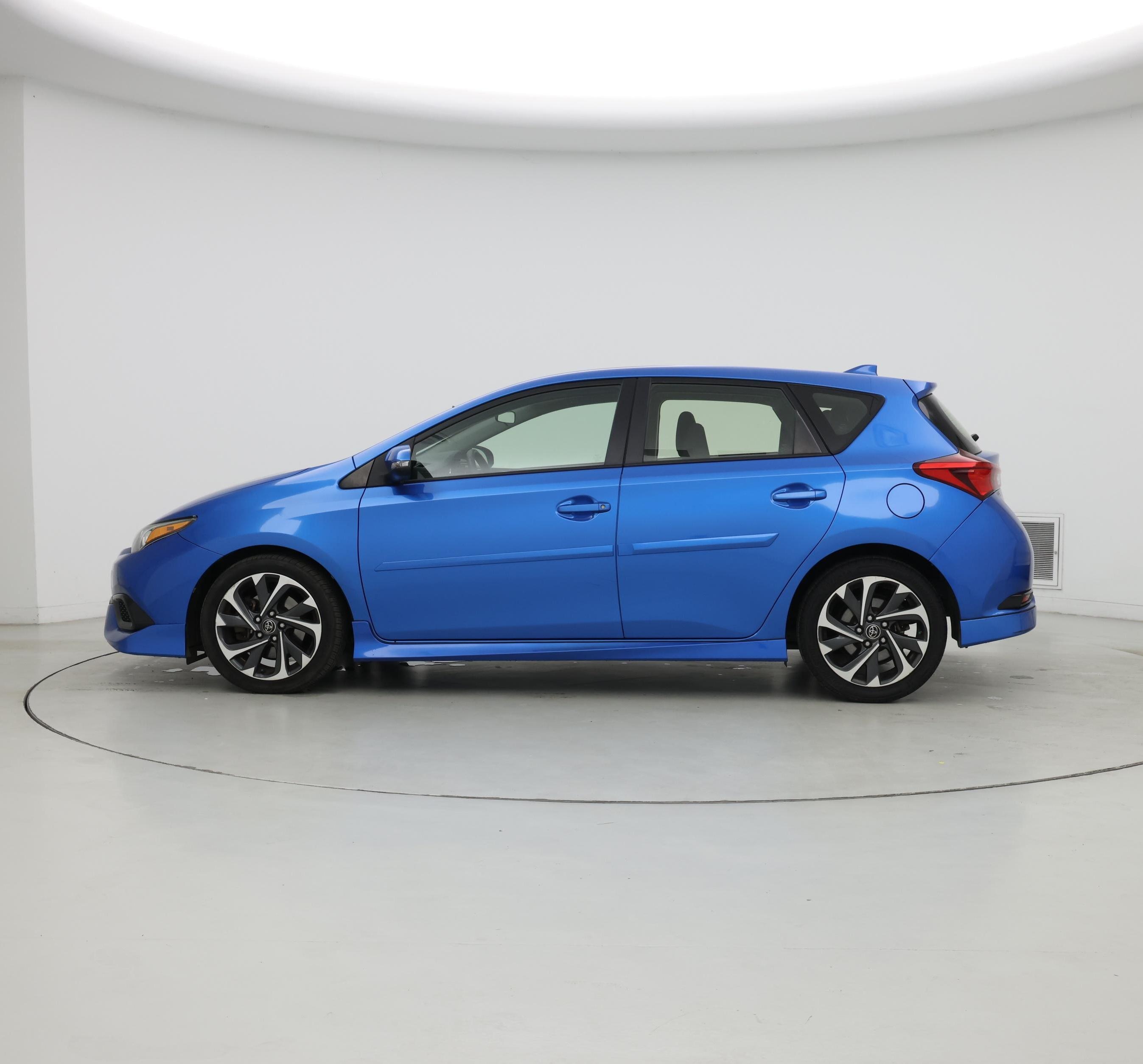 Thumbnail: 2017 Toyota Corolla iM - 3