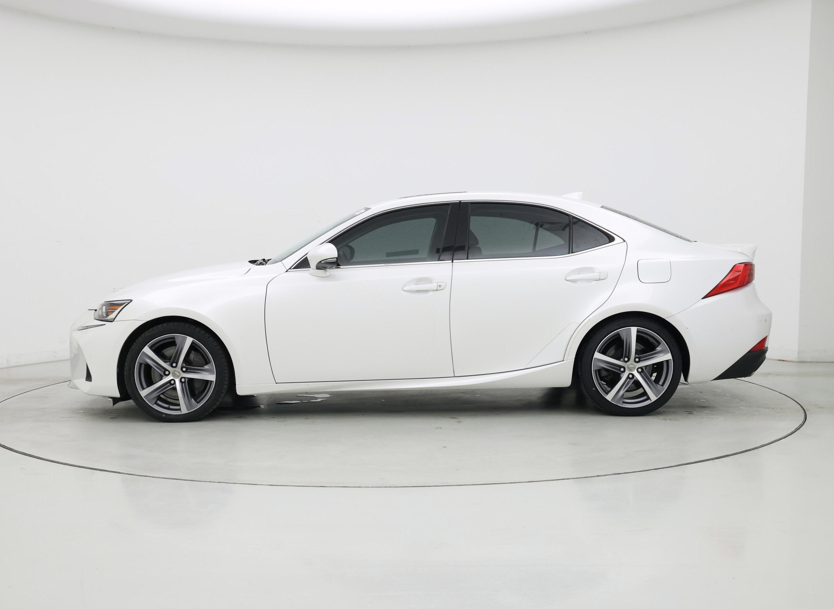 Thumbnail: 2017 Lexus IS - 3