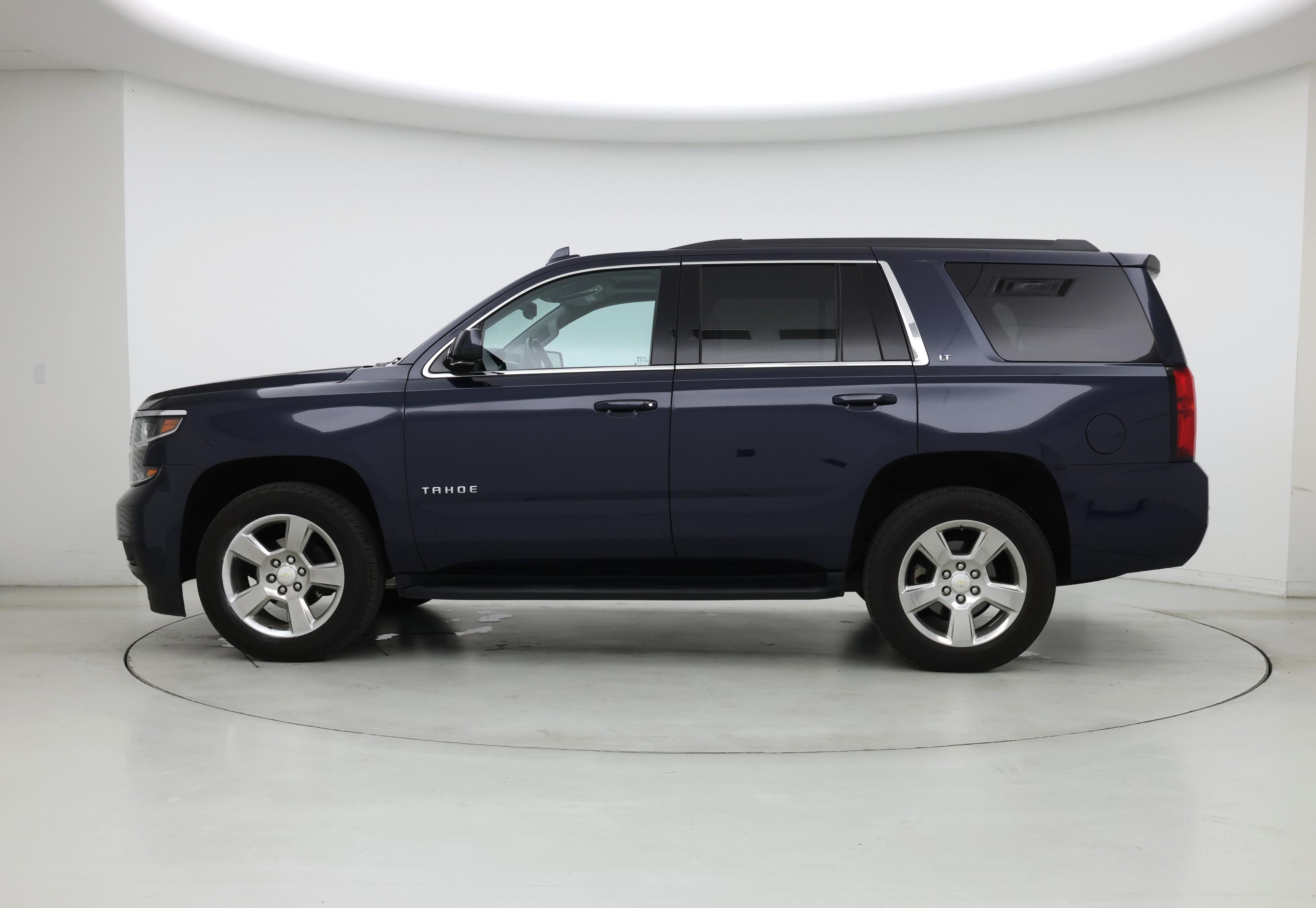 Thumbnail: 2020 Chevrolet Tahoe - 3