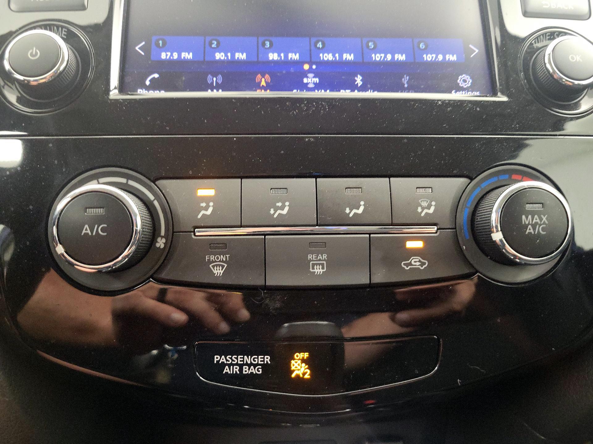 Thumbnail: 2019 Nissan Rogue Sport - 16