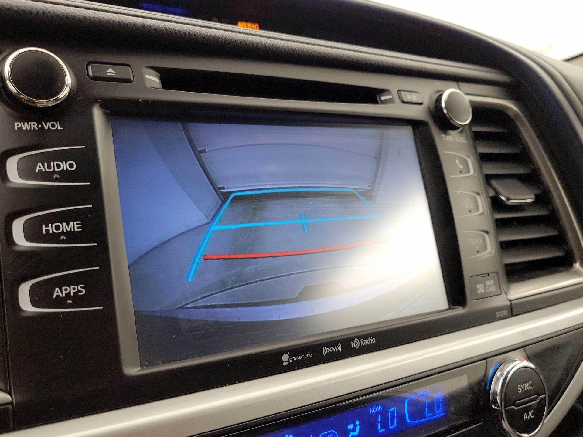 Thumbnail: 2019 Toyota Highlander - 14