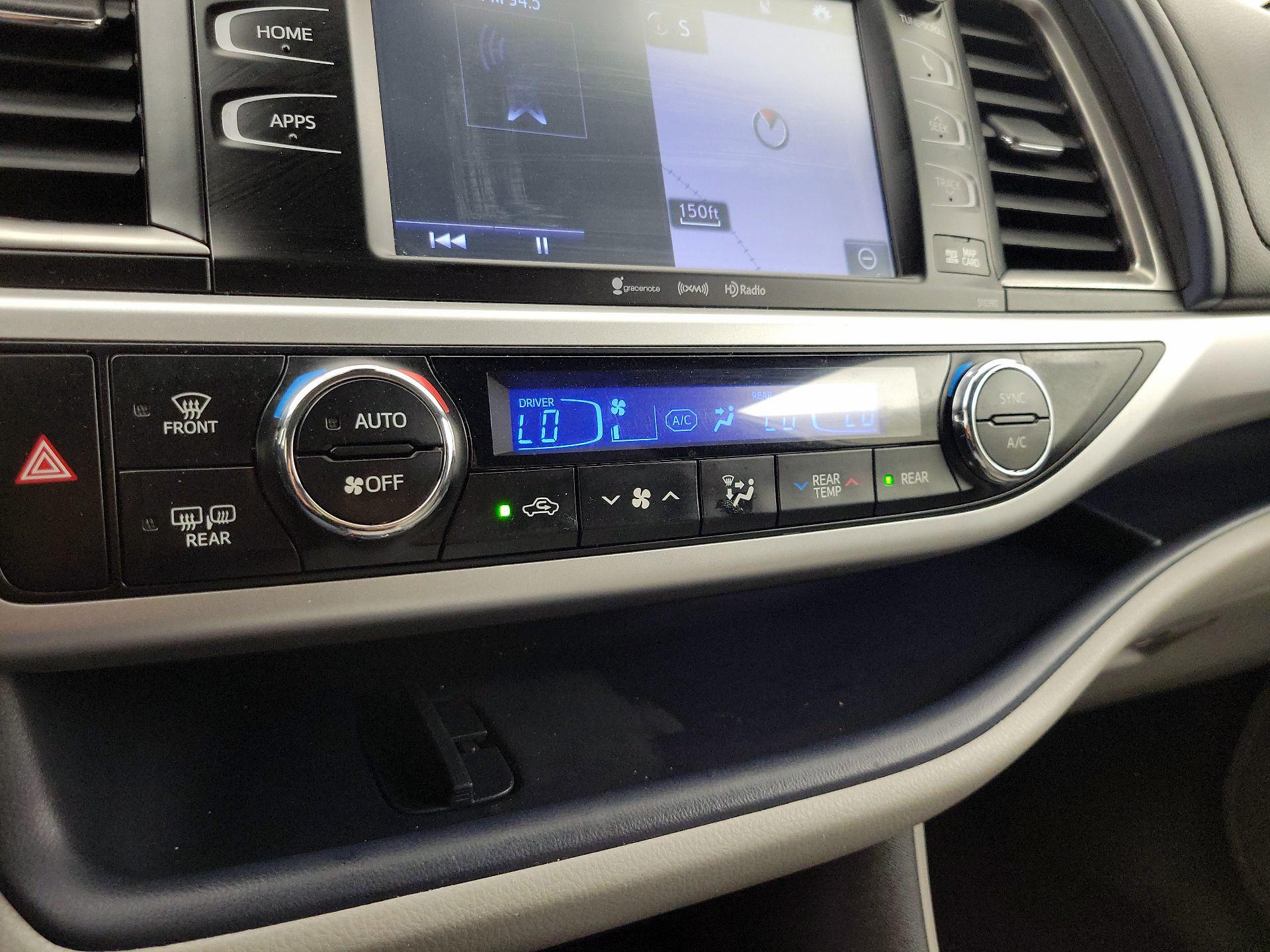 Thumbnail: 2019 Toyota Highlander - 16