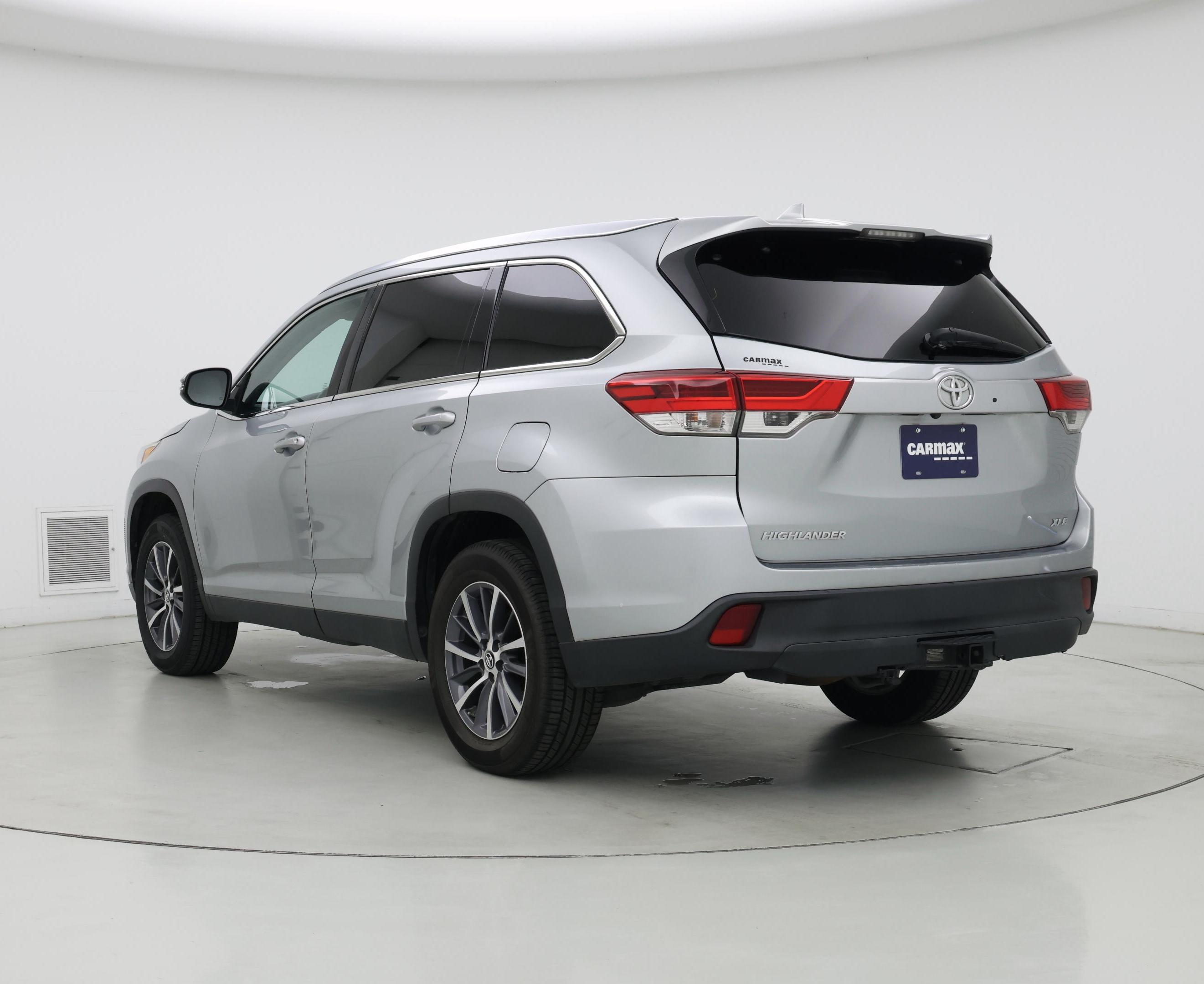 Thumbnail: 2019 Toyota Highlander - 2