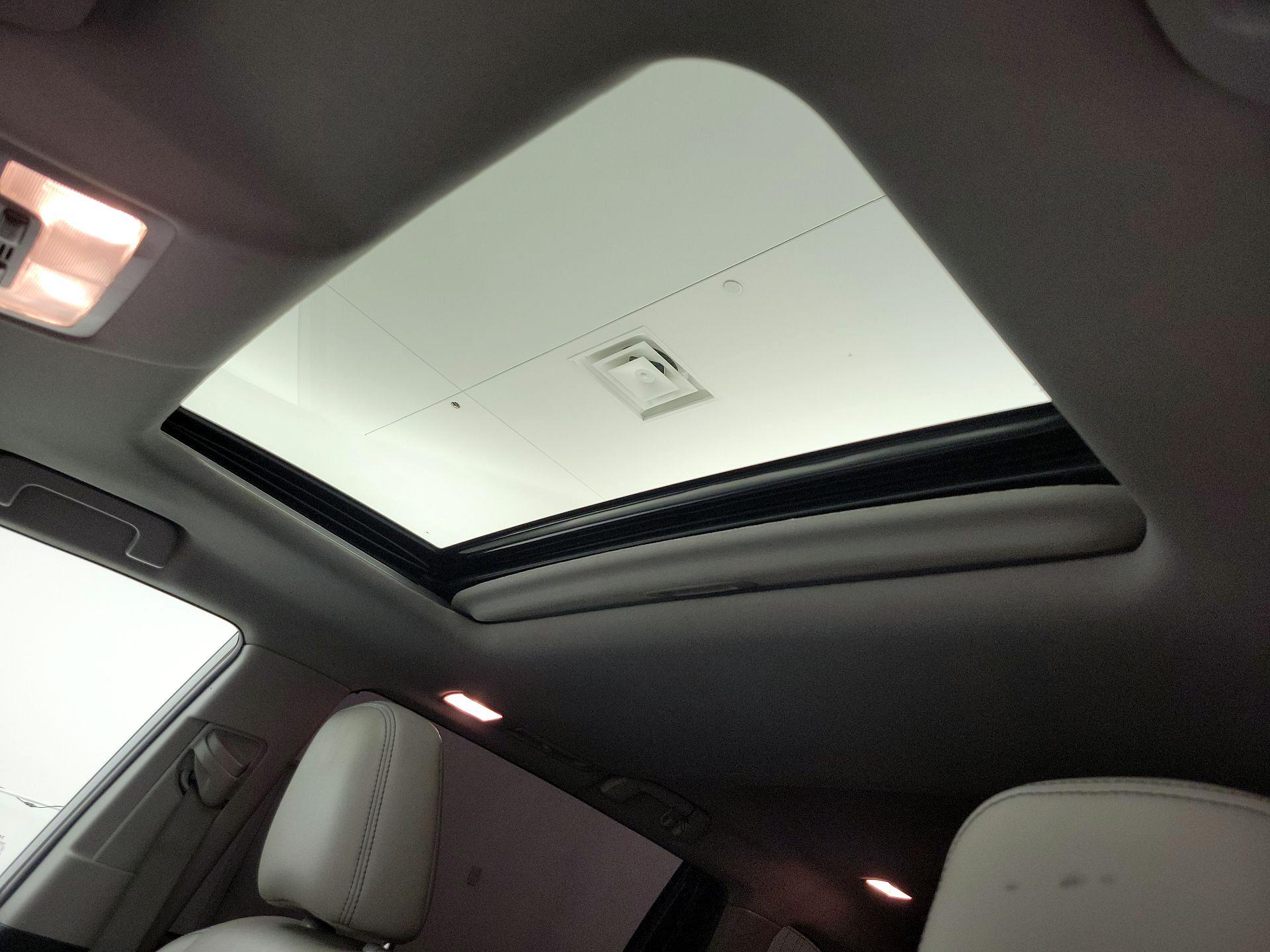Thumbnail: 2019 Toyota Highlander - 19