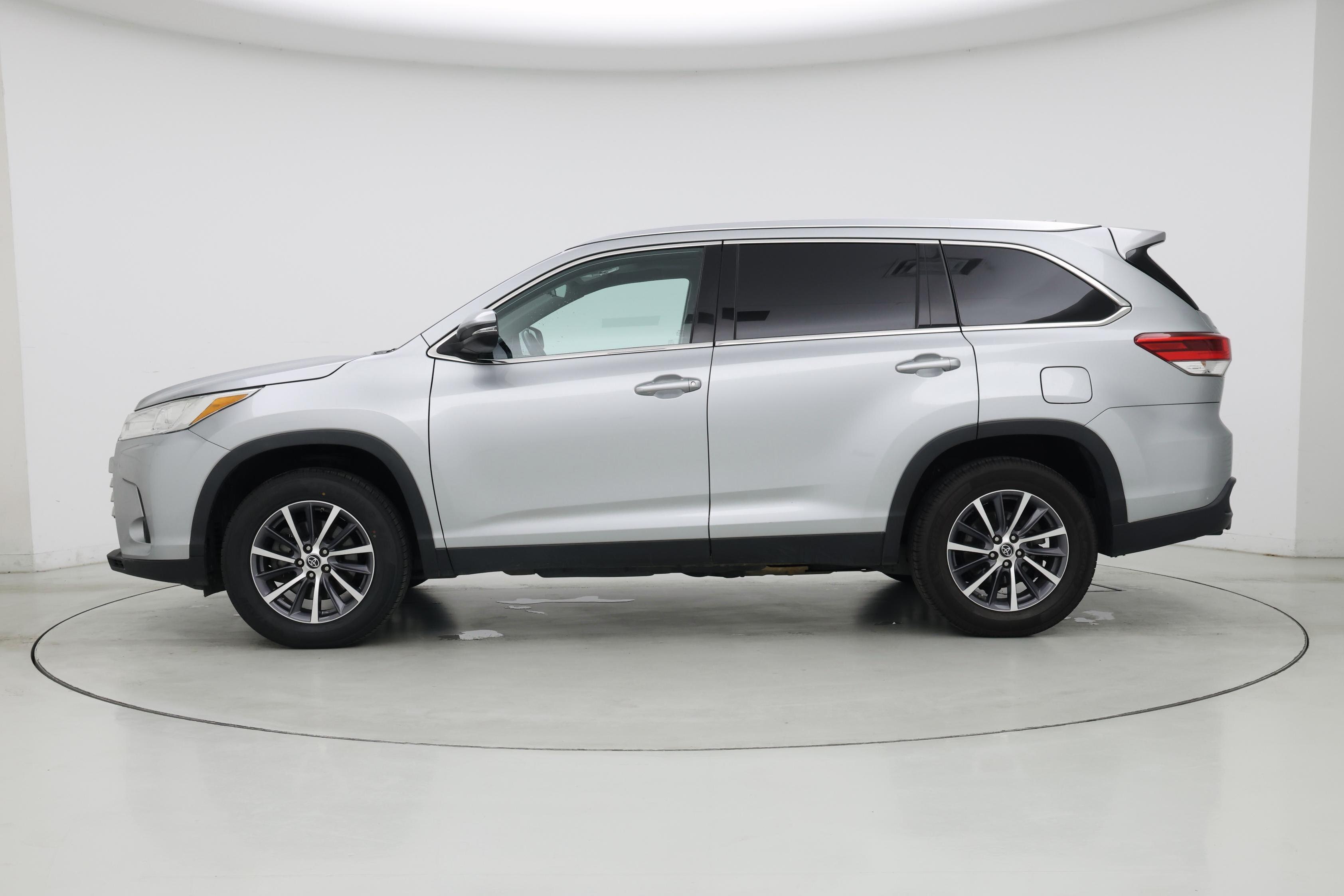 Thumbnail: 2019 Toyota Highlander - 3