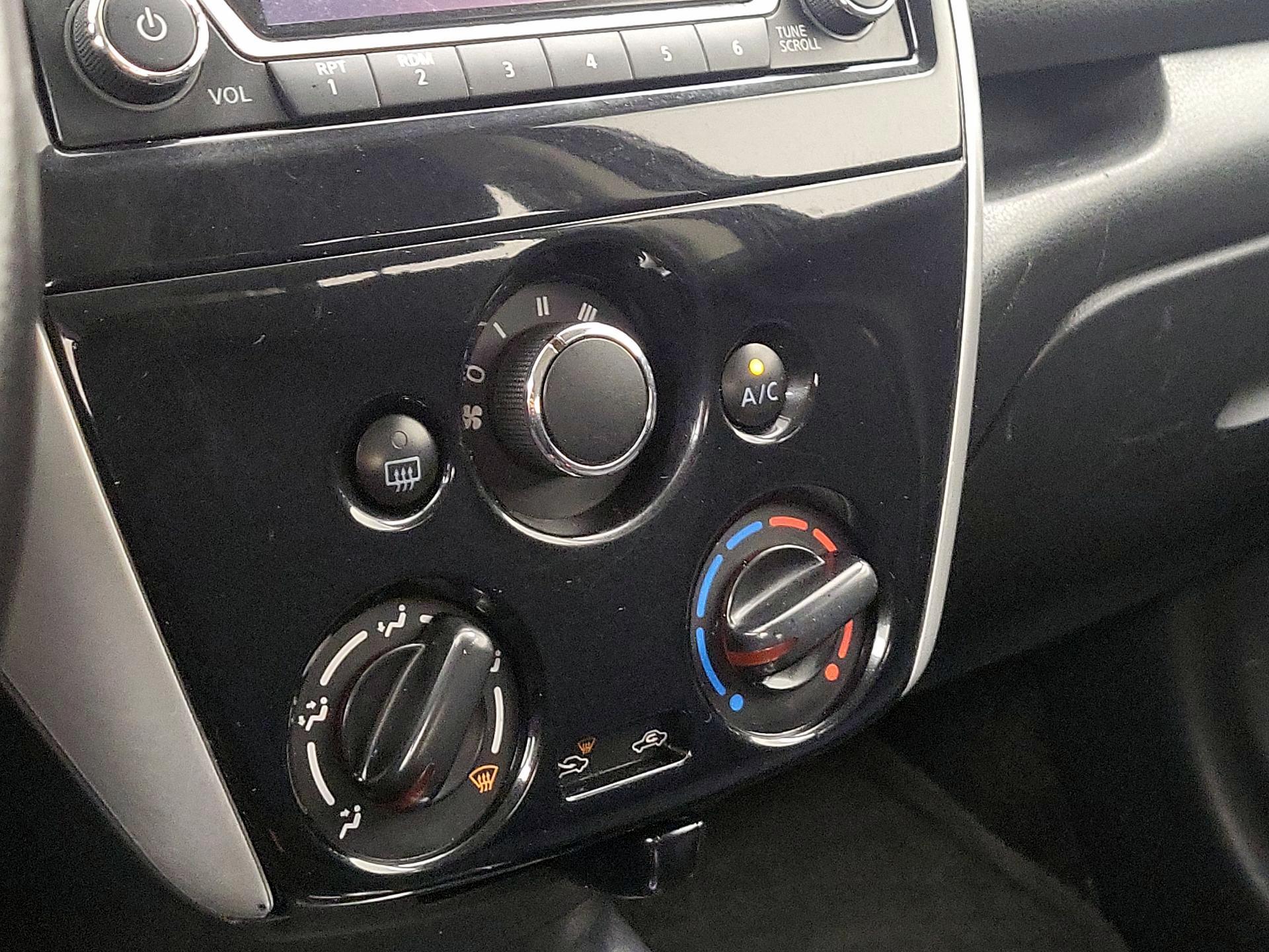 Thumbnail: 2017 Nissan Versa Note - 16