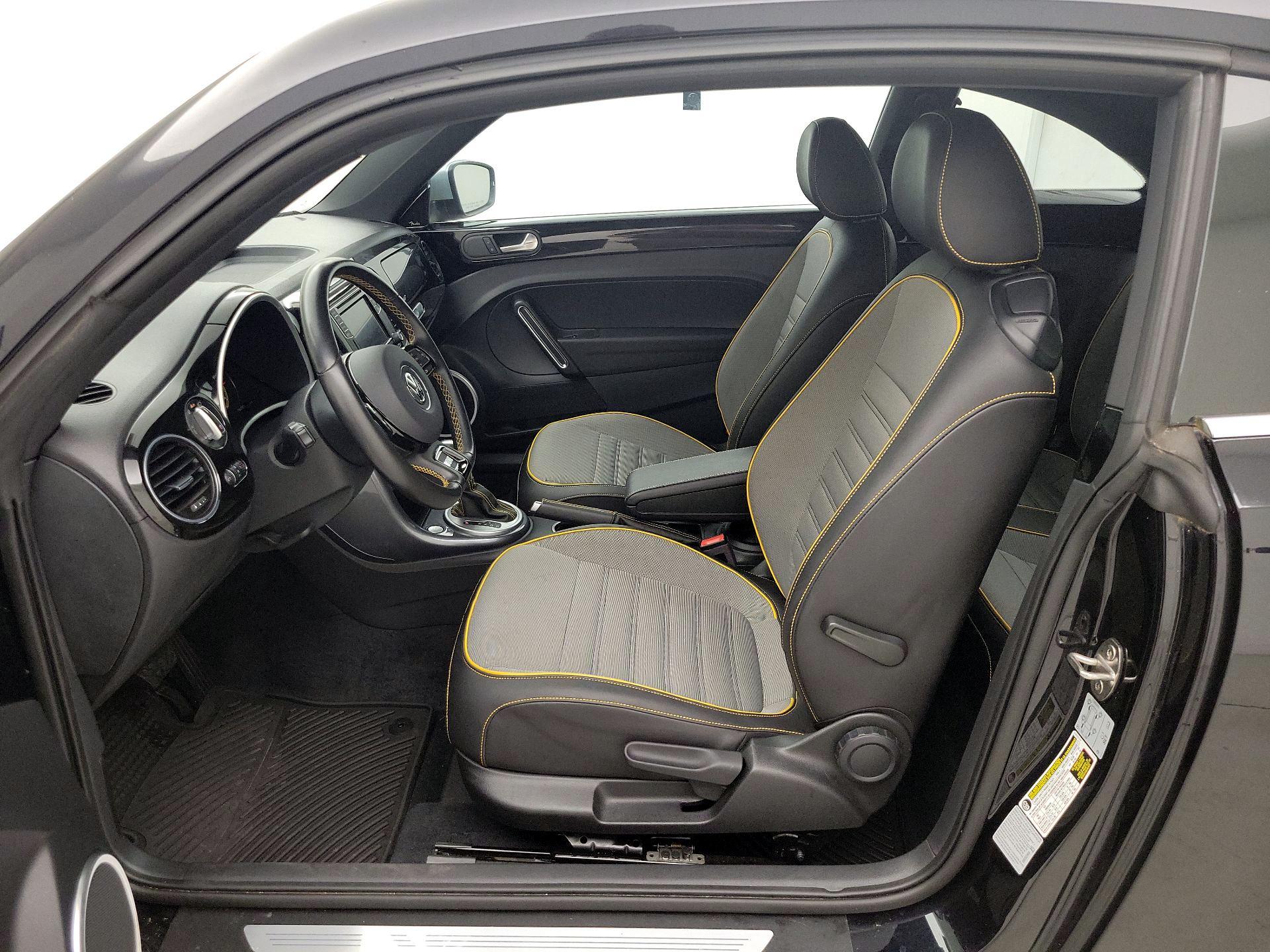 Thumbnail: 2018 Volkswagen Beetle - 11