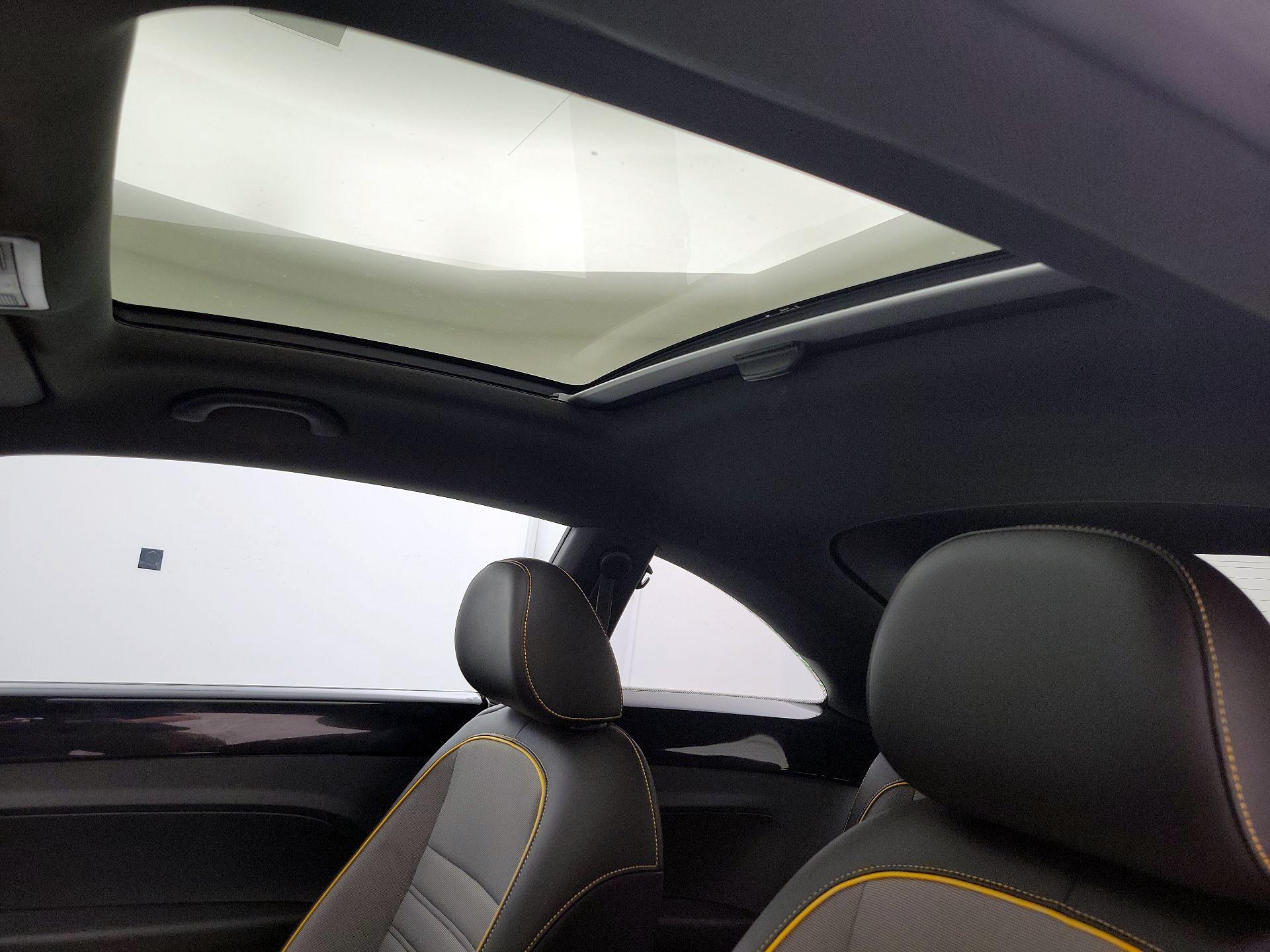 Thumbnail: 2018 Volkswagen Beetle - 19