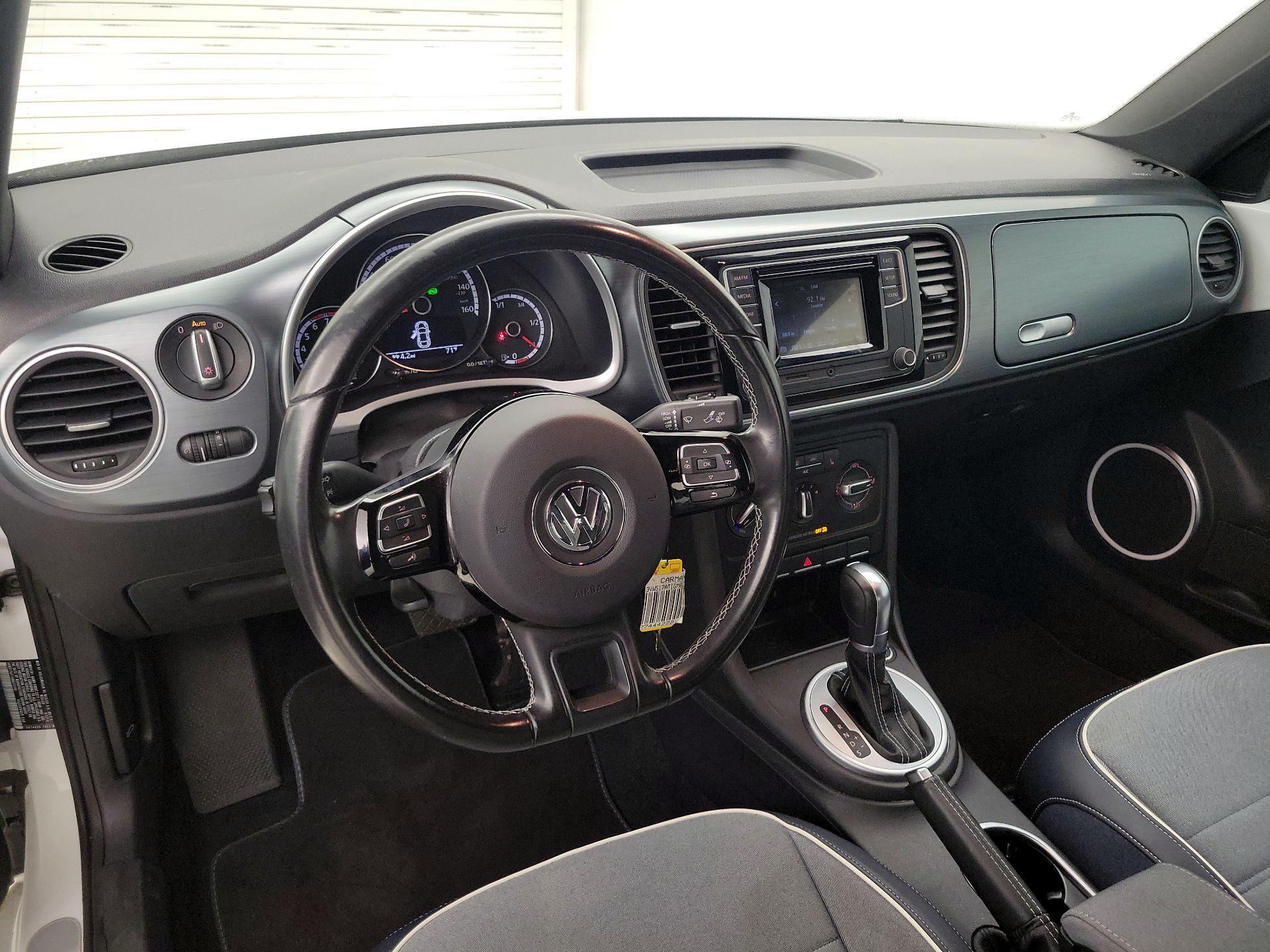 Thumbnail: 2016 Volkswagen Beetle - 9