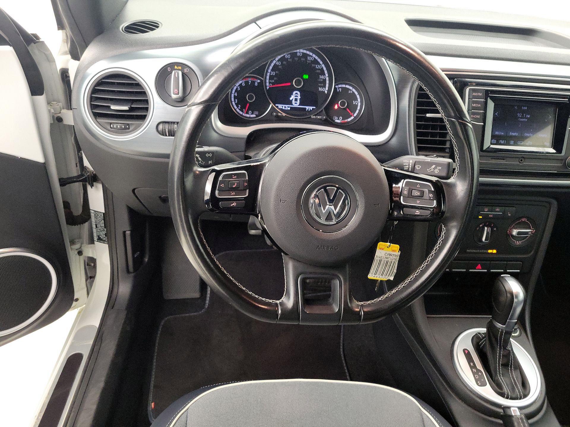 Thumbnail: 2016 Volkswagen Beetle - 10