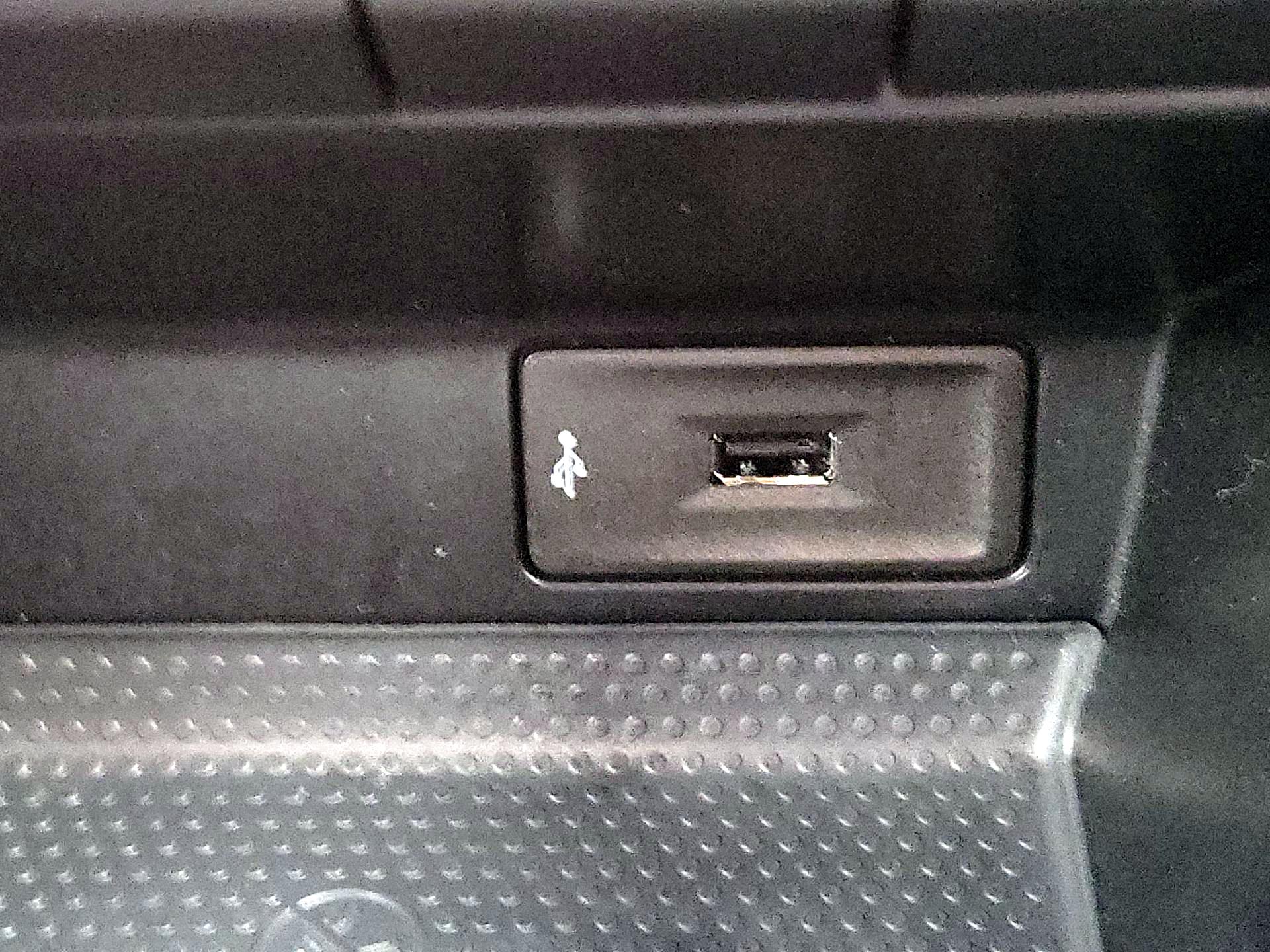 Thumbnail: 2016 Volkswagen Beetle - 17