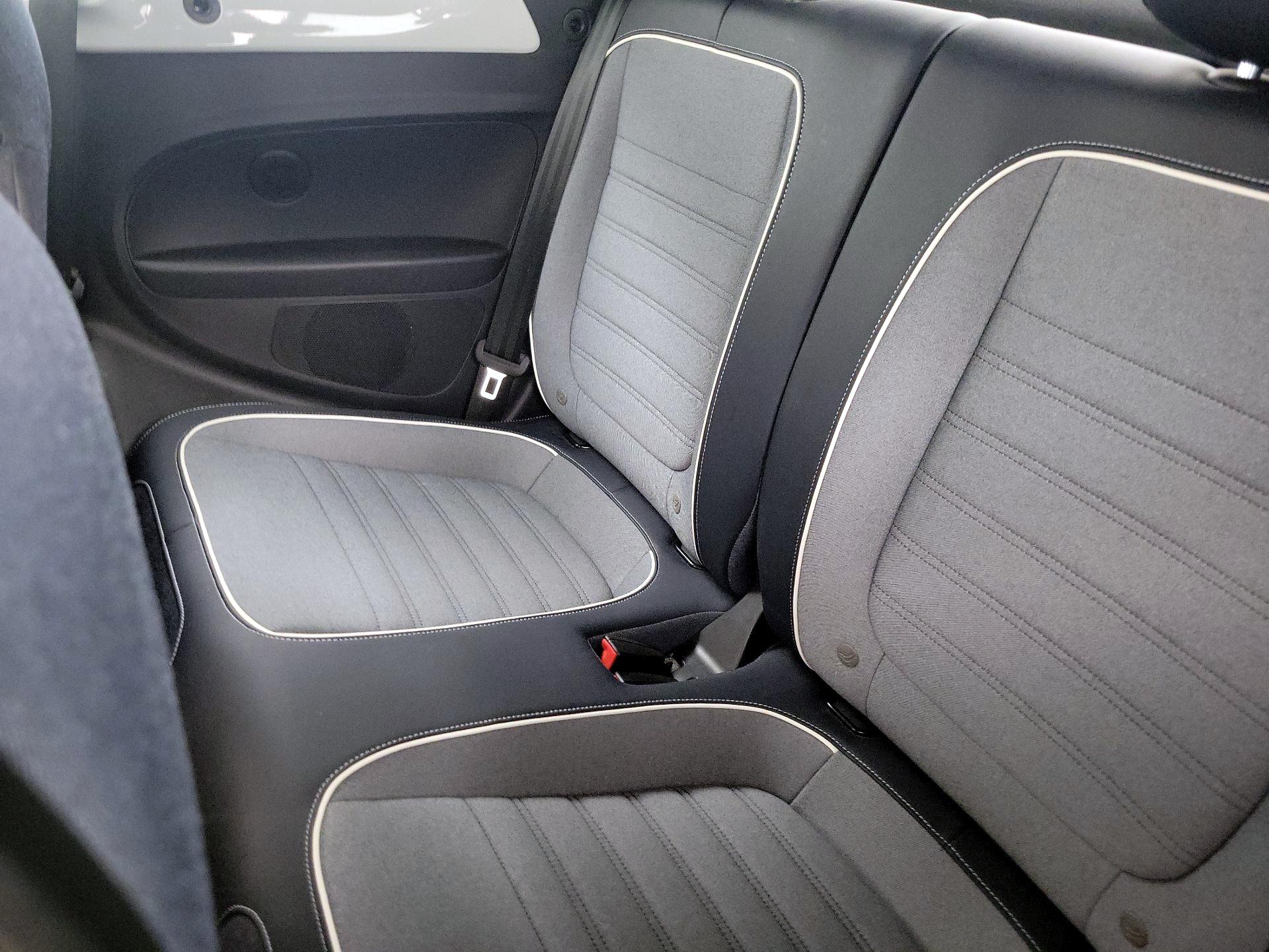 Thumbnail: 2016 Volkswagen Beetle - 18