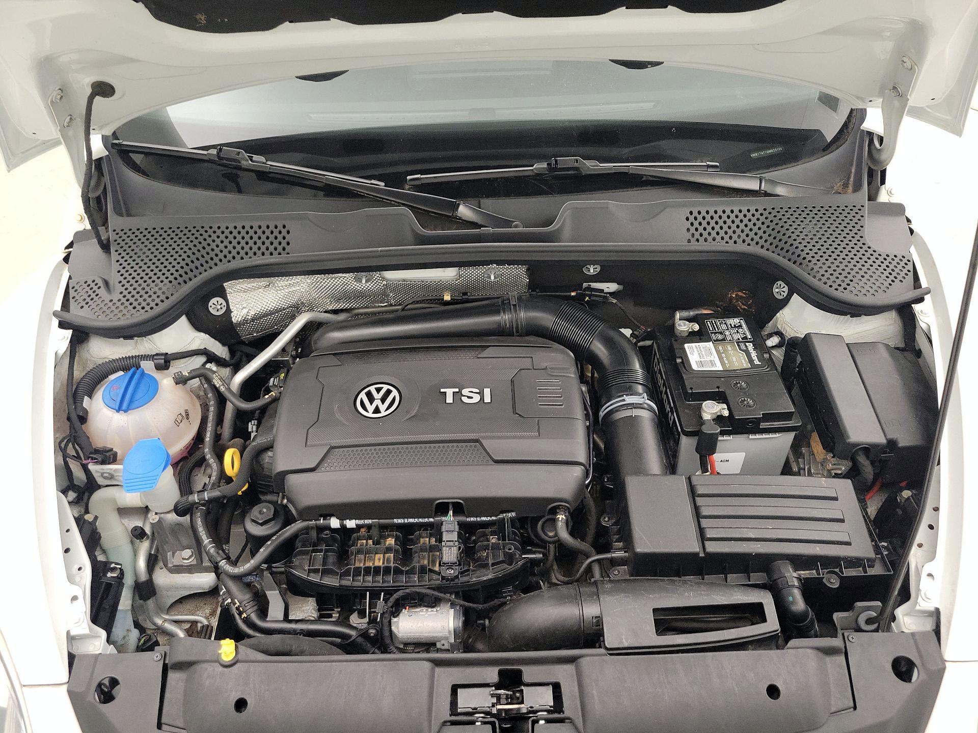 Thumbnail: 2016 Volkswagen Beetle - 20