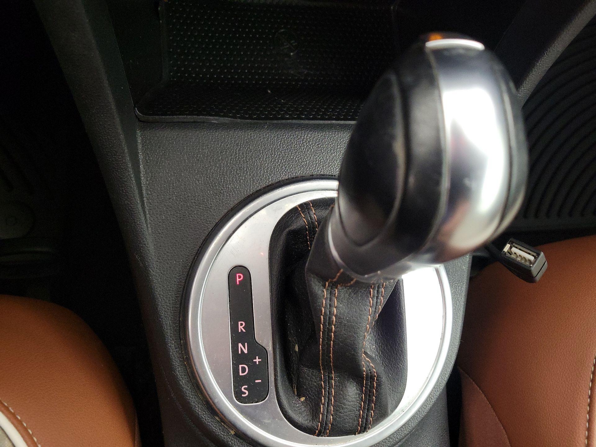 Thumbnail: 2017 Volkswagen Beetle - 17