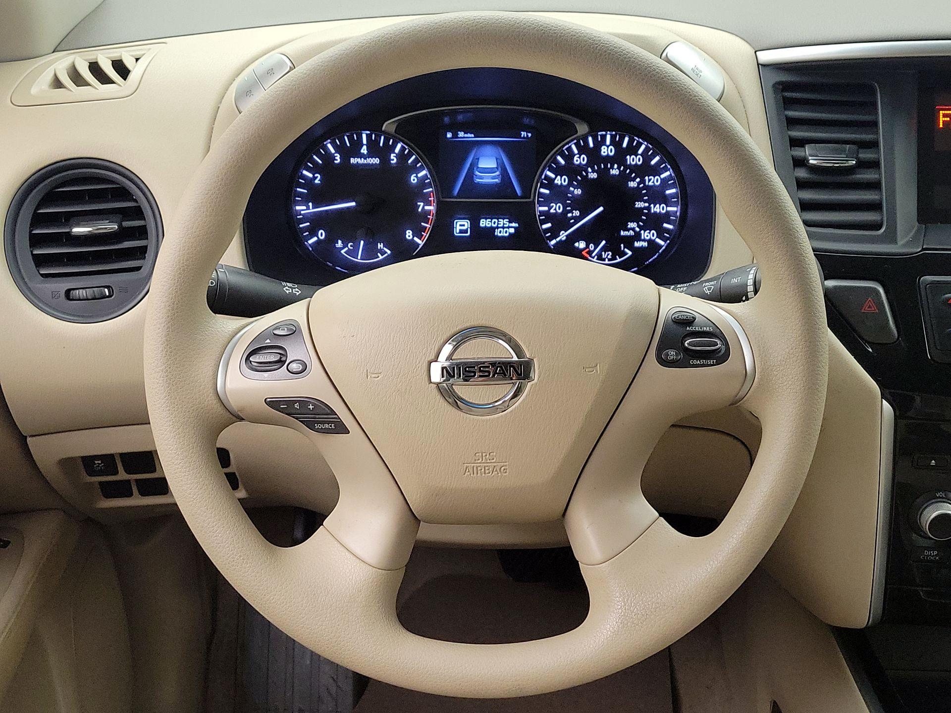 Thumbnail: 2014 Nissan Pathfinder - 10