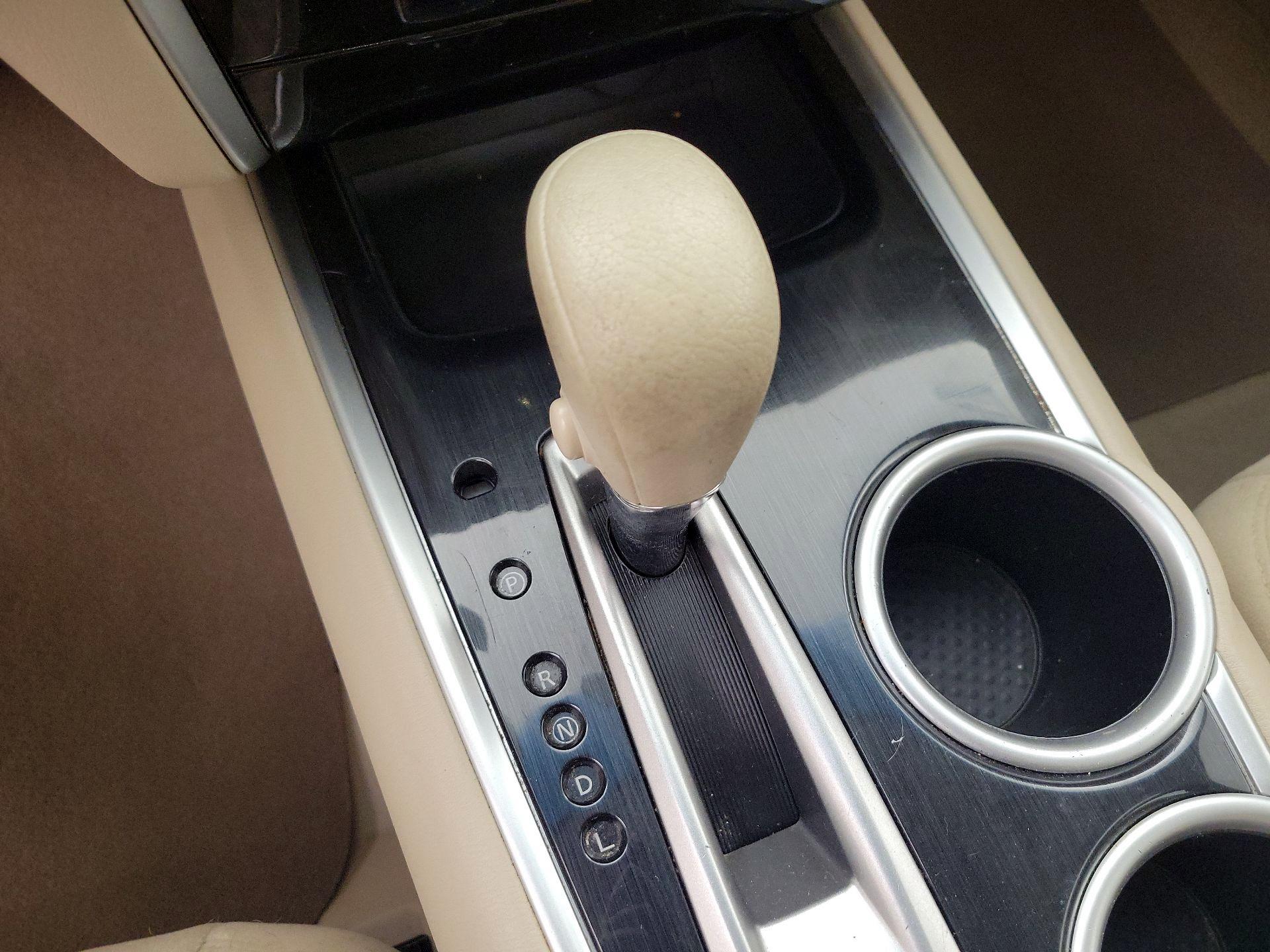 Thumbnail: 2014 Nissan Pathfinder - 16