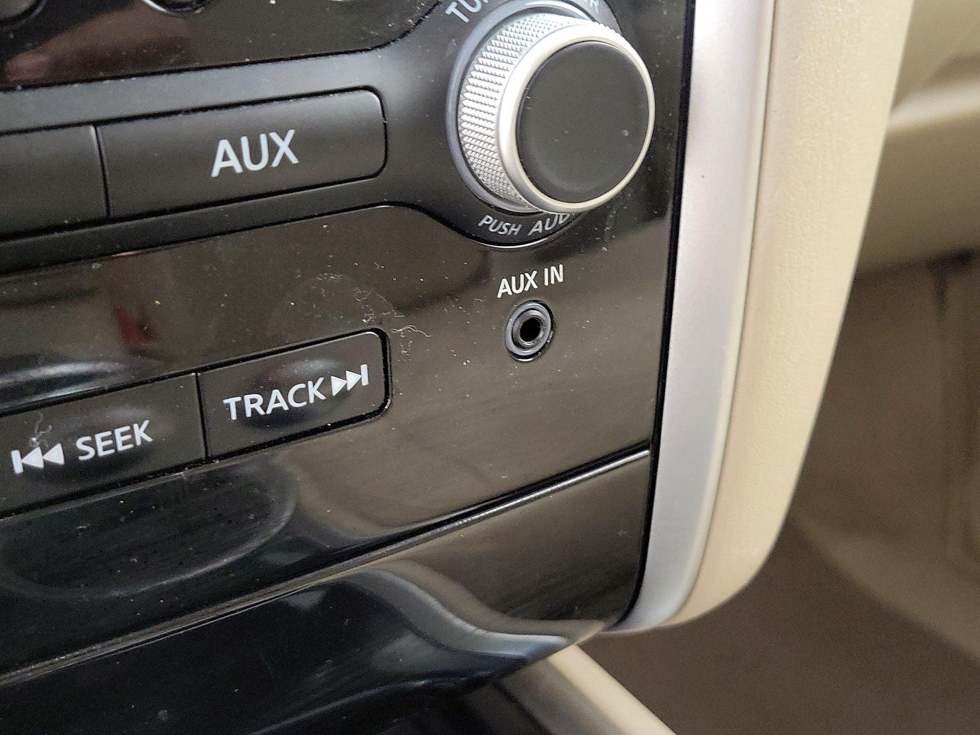 Thumbnail: 2014 Nissan Pathfinder - 17