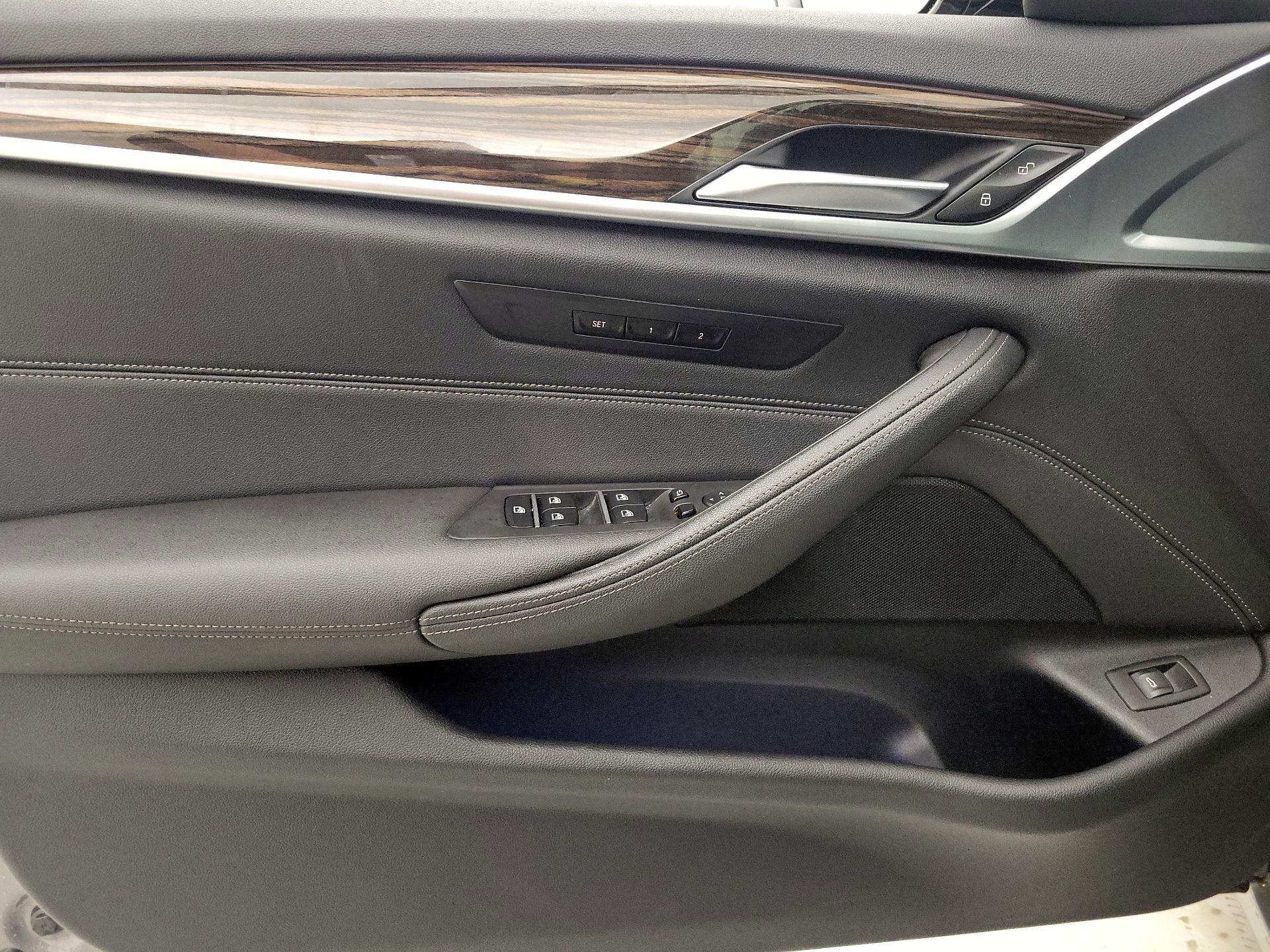 Thumbnail: 2022 BMW 5 Series - 12