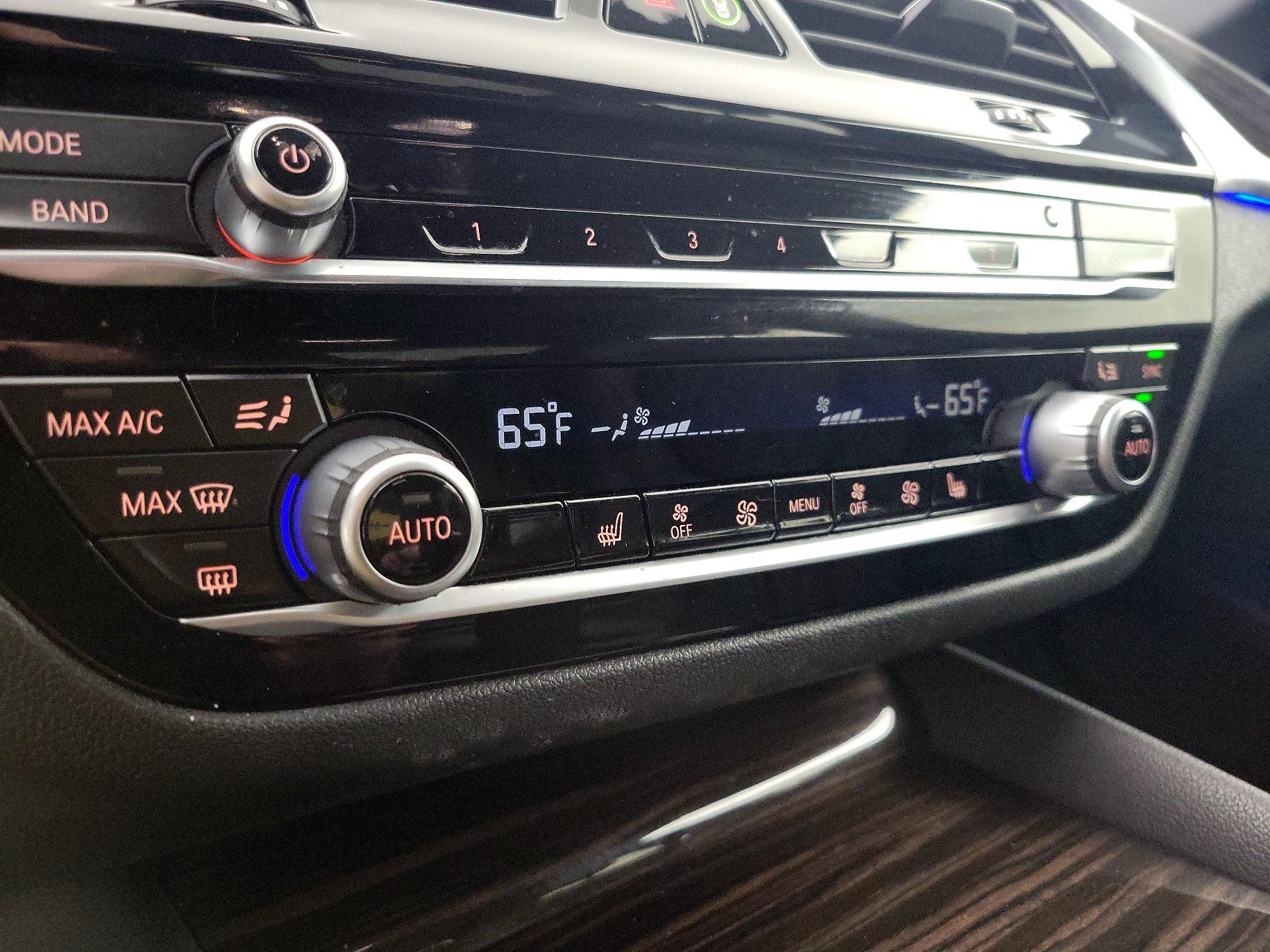 Thumbnail: 2022 BMW 5 Series - 17