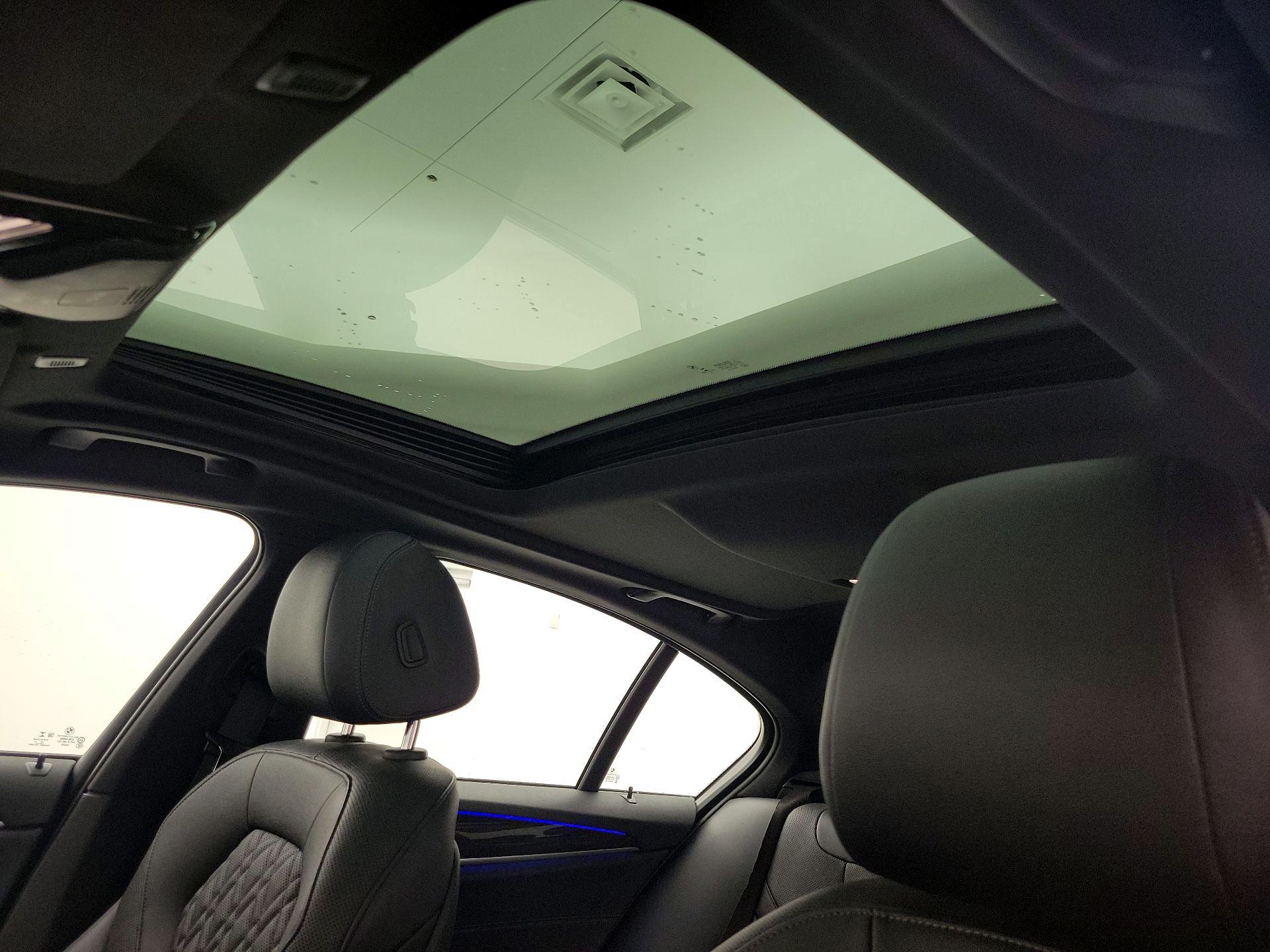 Thumbnail: 2022 BMW 5 Series - 20