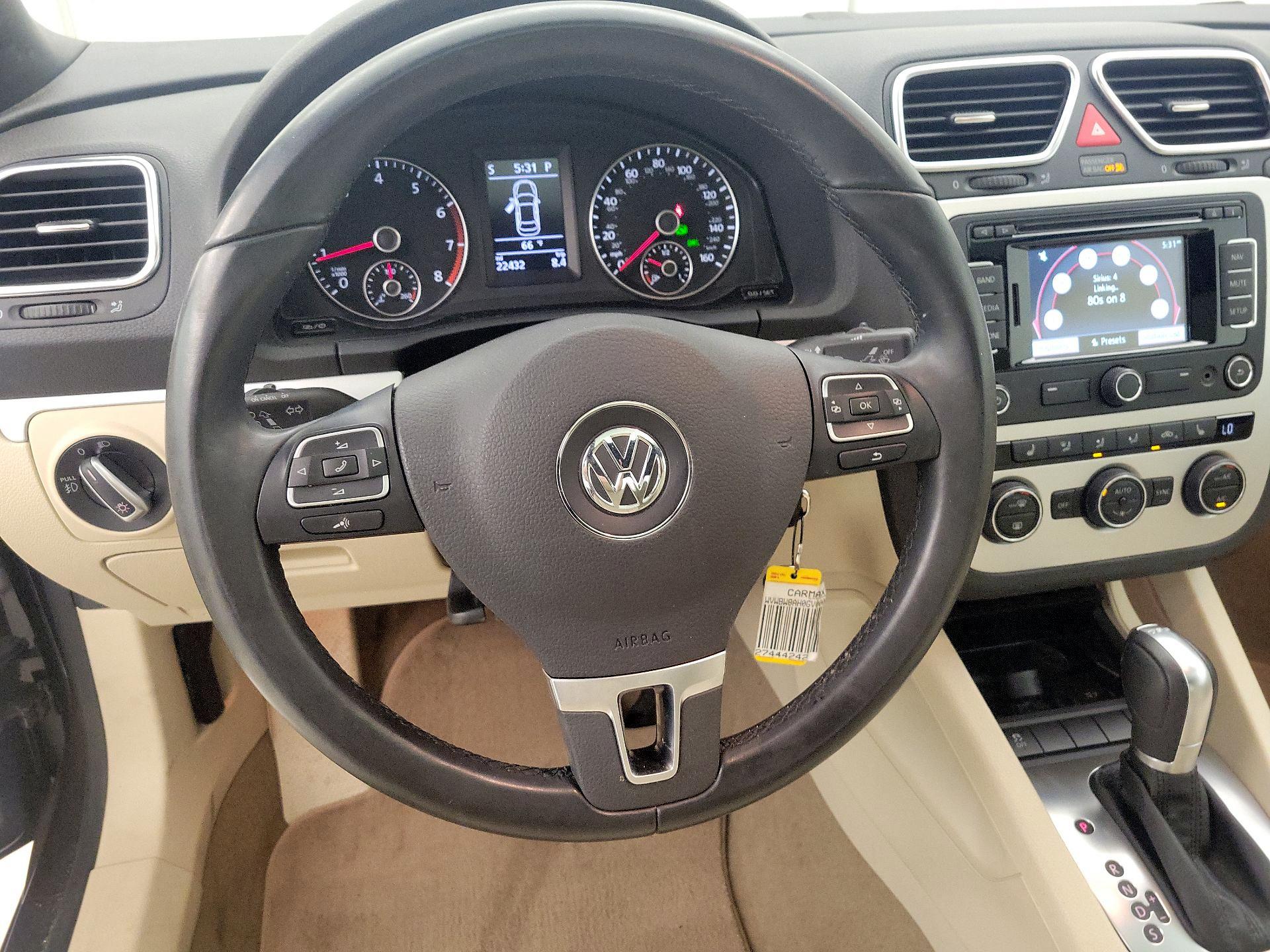 Thumbnail: 2016 Volkswagen Eos - 10