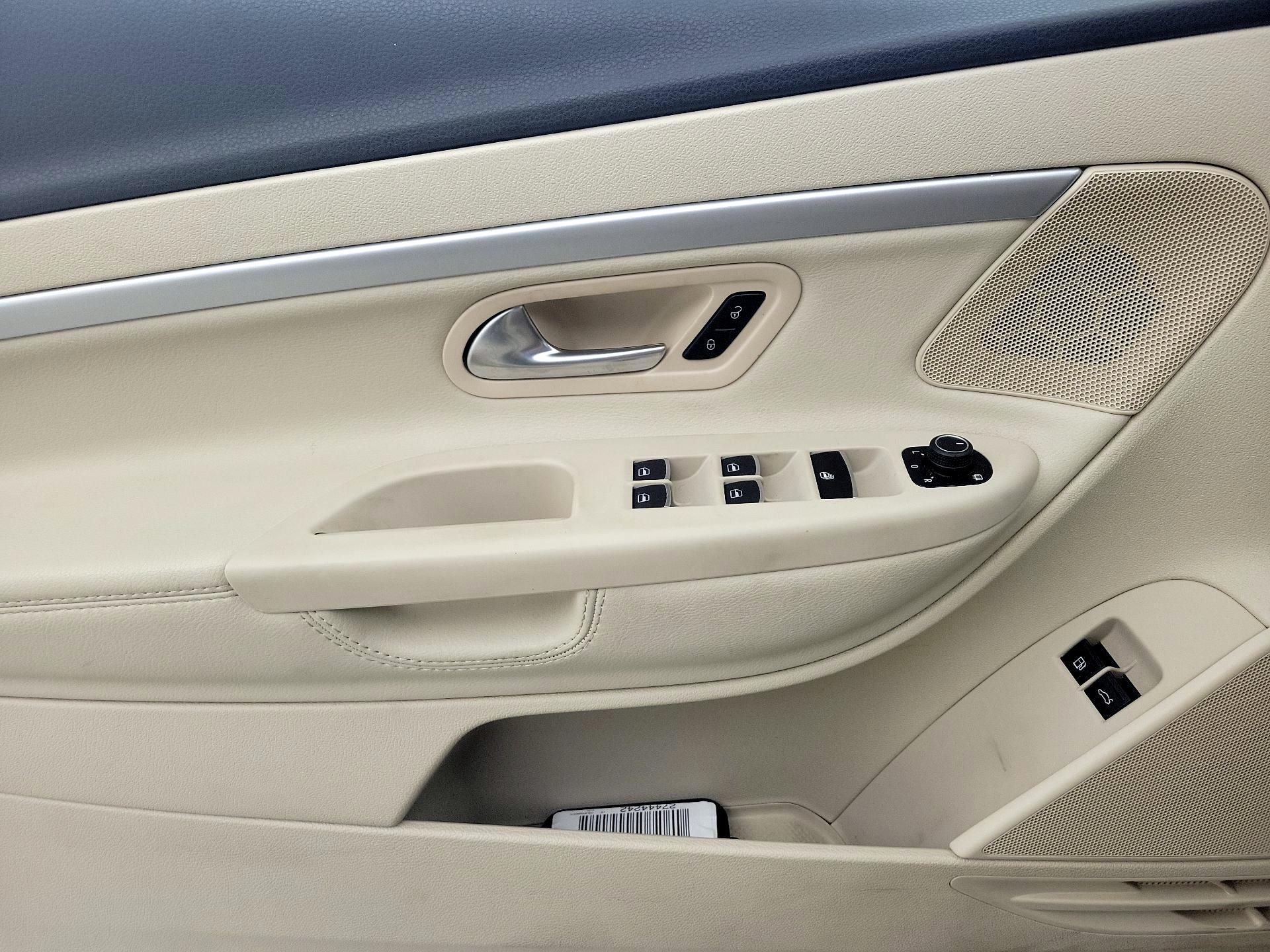 Thumbnail: 2016 Volkswagen Eos - 12