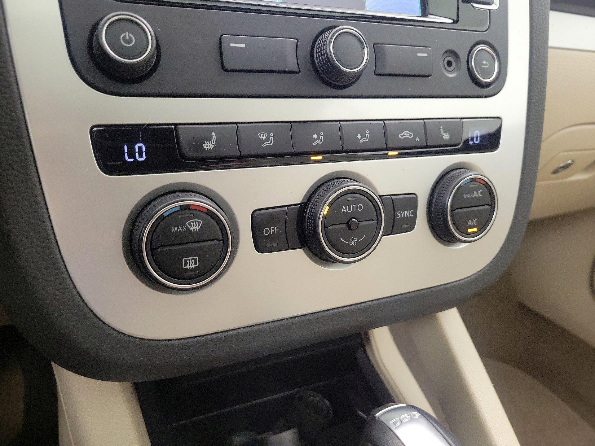 Thumbnail: 2016 Volkswagen Eos - 15